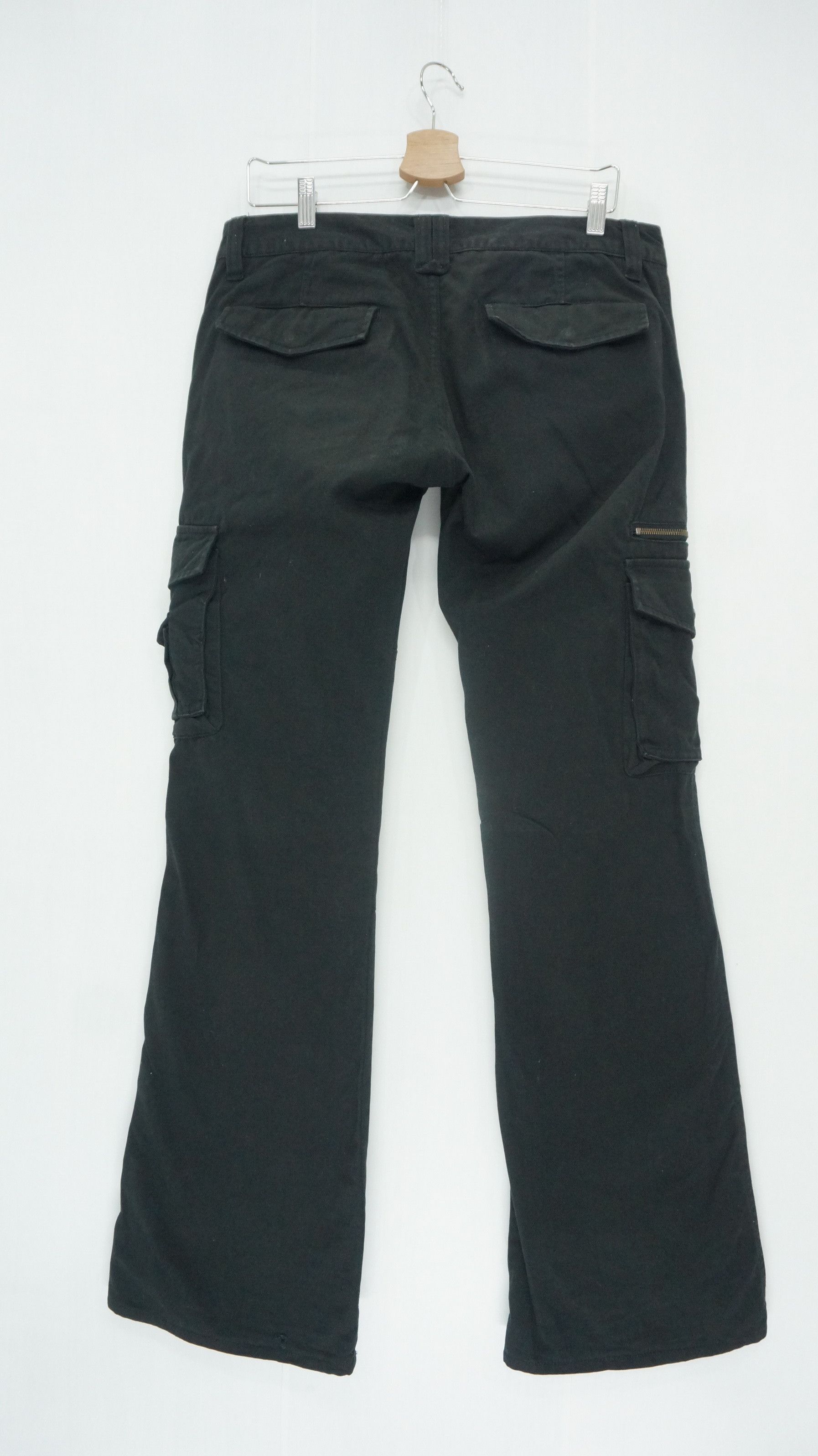 Japanese Brand Vtg ROOT THREE Low Rise Flare Leg Black Worn Cargo Pants Size US 32 / EU 48 - 8 Thumbnail
