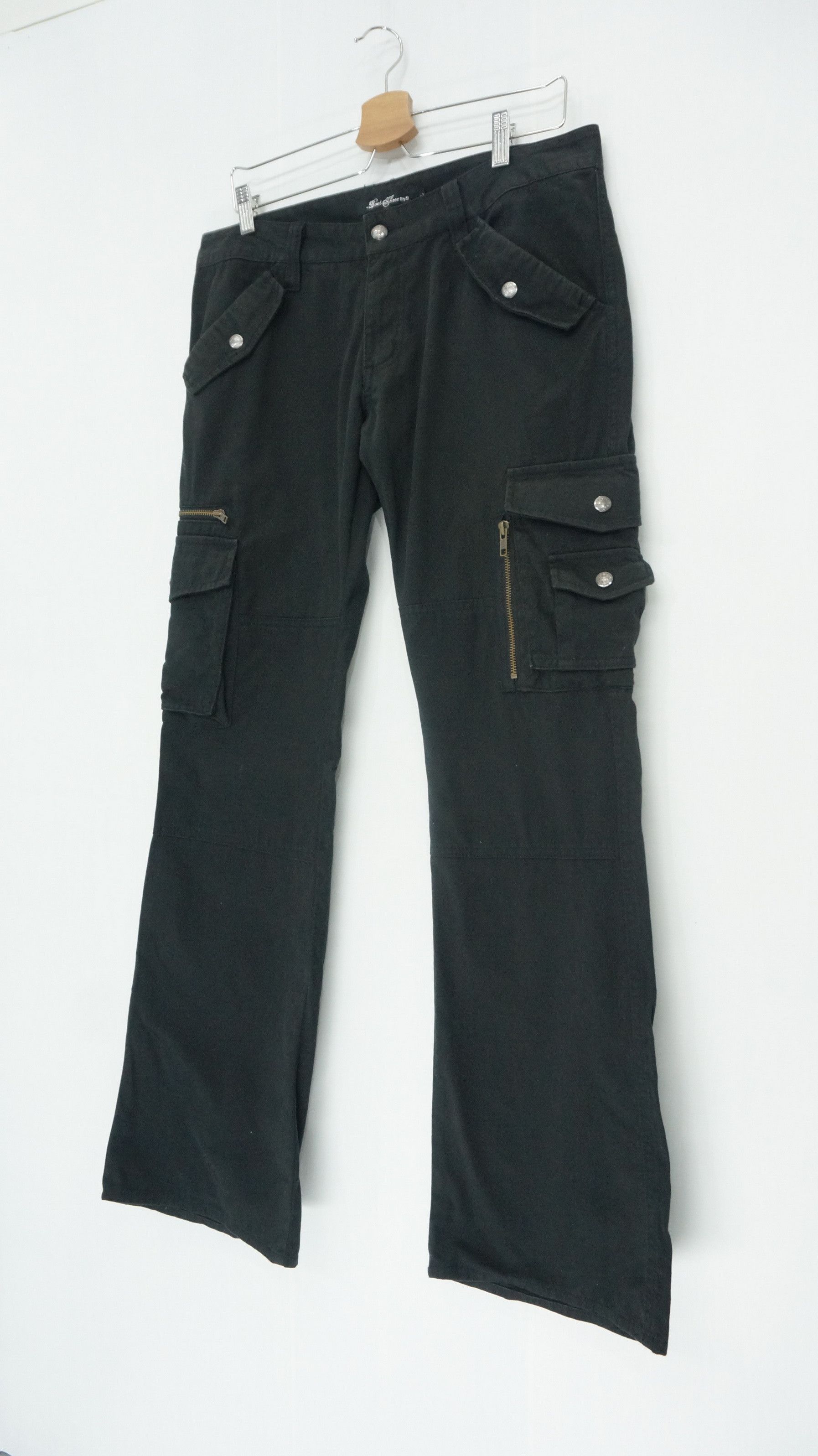 Japanese Brand Vtg ROOT THREE Low Rise Flare Leg Black Worn Cargo Pants Size US 32 / EU 48 - 2 Thumbnail