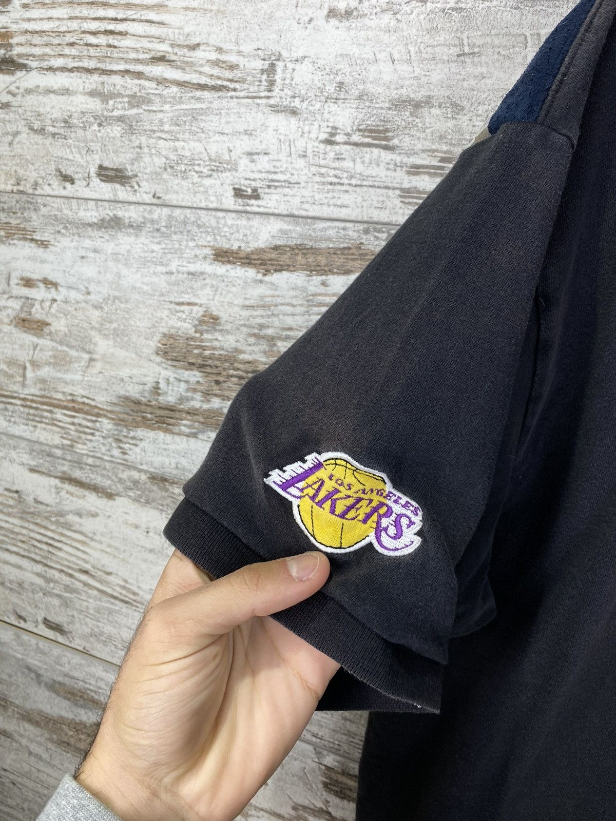NBA × Vintage Mens Vintage L.A. Lakers polos overprint T-shirt tee nba Size US XXL / EU 58 / 5 - 12 Thumbnail
