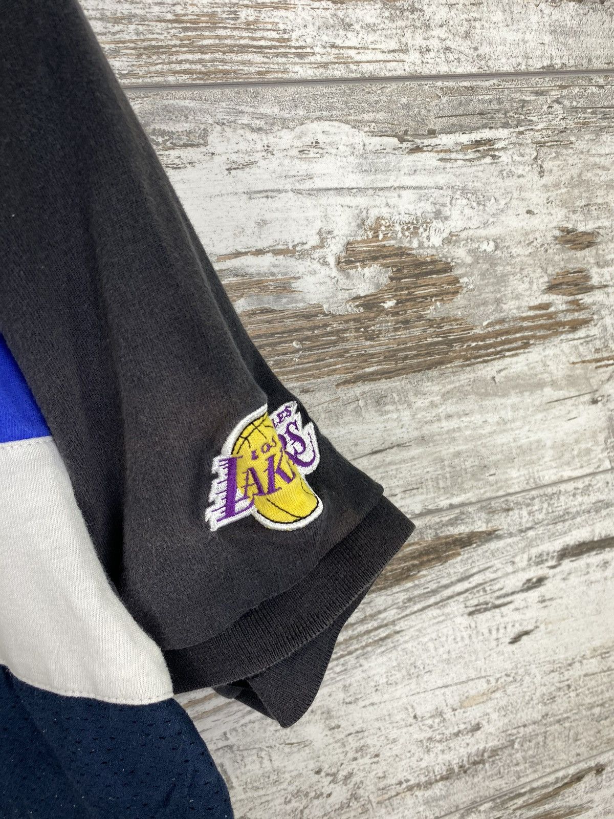 NBA × Vintage Mens Vintage L.A. Lakers polos overprint T-shirt tee nba Size US XXL / EU 58 / 5 - 5 Thumbnail