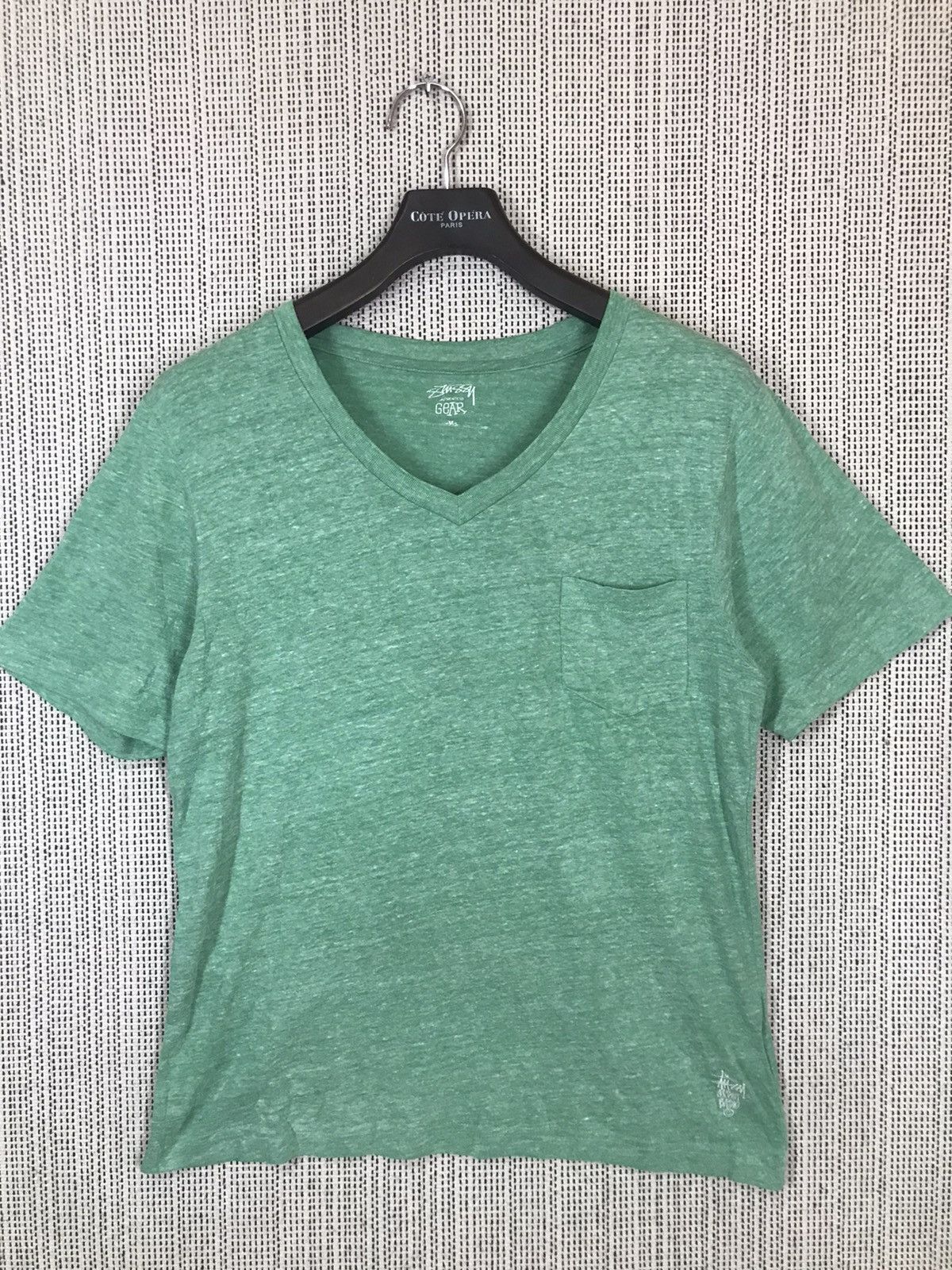 ‼️STUSSY V COLLAR SINGLE POCKET SIMPLE TSHIRT‼️
