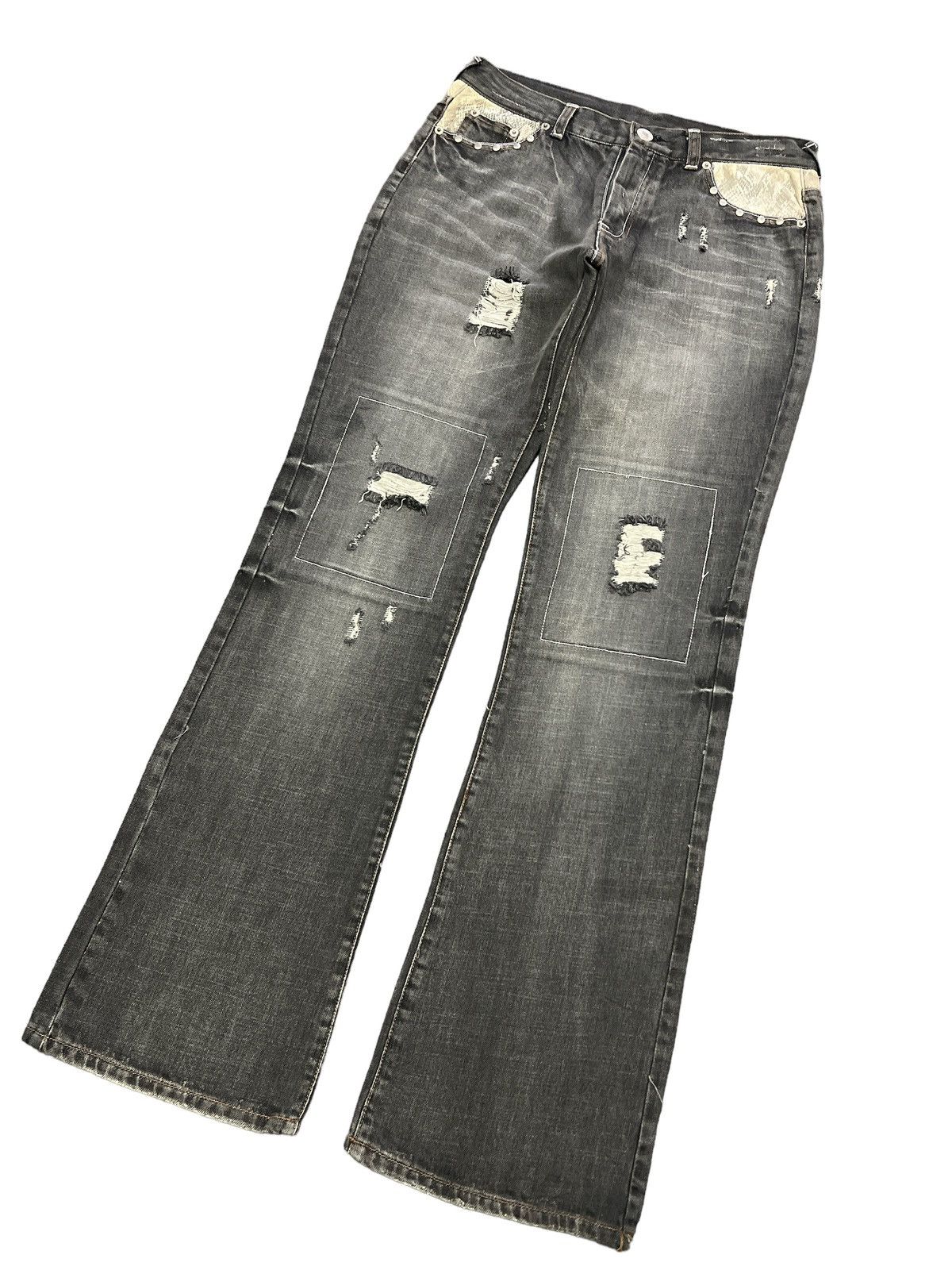 Japanese Brand × Vintage FLARED 💥UNKNOWN STUDDED RIPPED DISTRESSED DENIM PANT Size US 31 - 5 Thumbnail