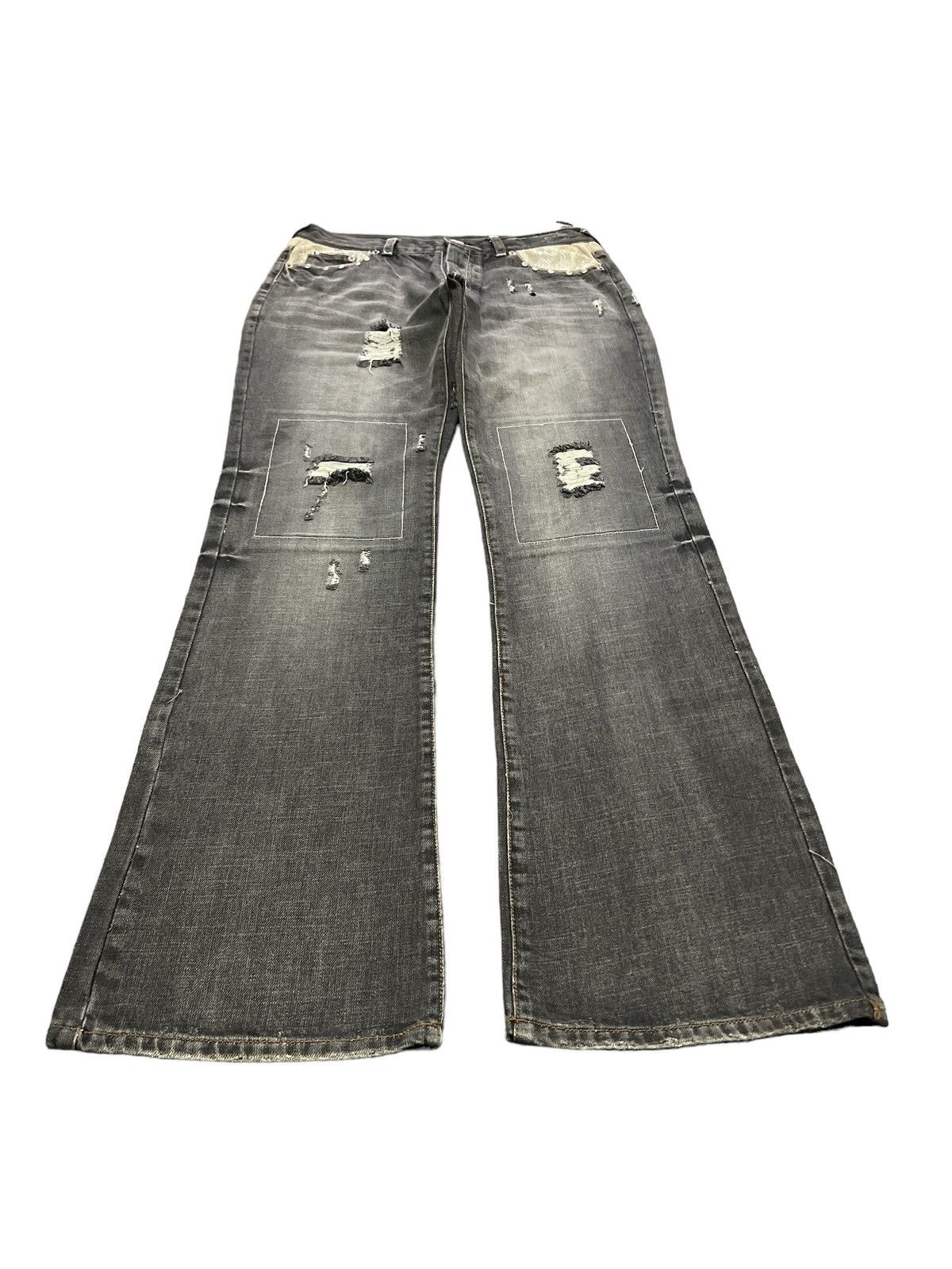 Japanese Brand × Vintage FLARED 💥UNKNOWN STUDDED RIPPED DISTRESSED DENIM PANT Size US 31 - 2 Thumbnail