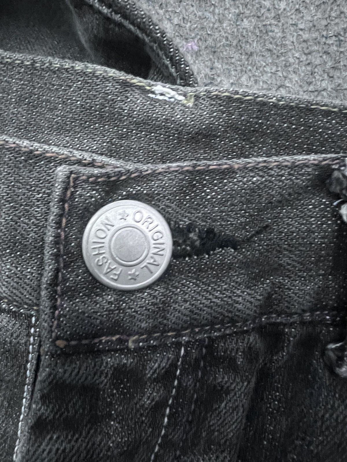 Japanese Brand × Vintage FLARED 💥UNKNOWN STUDDED RIPPED DISTRESSED DENIM PANT Size US 31 - 12 Thumbnail