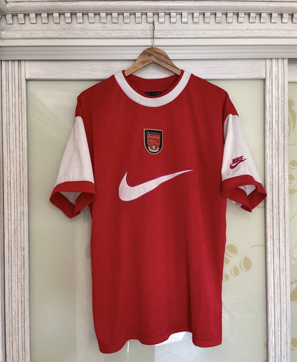 Image of Soccer Jersey x Vintage Arsenal Vintage 90’S Soccer Training Jersey Football Kit in Red (Size XL)