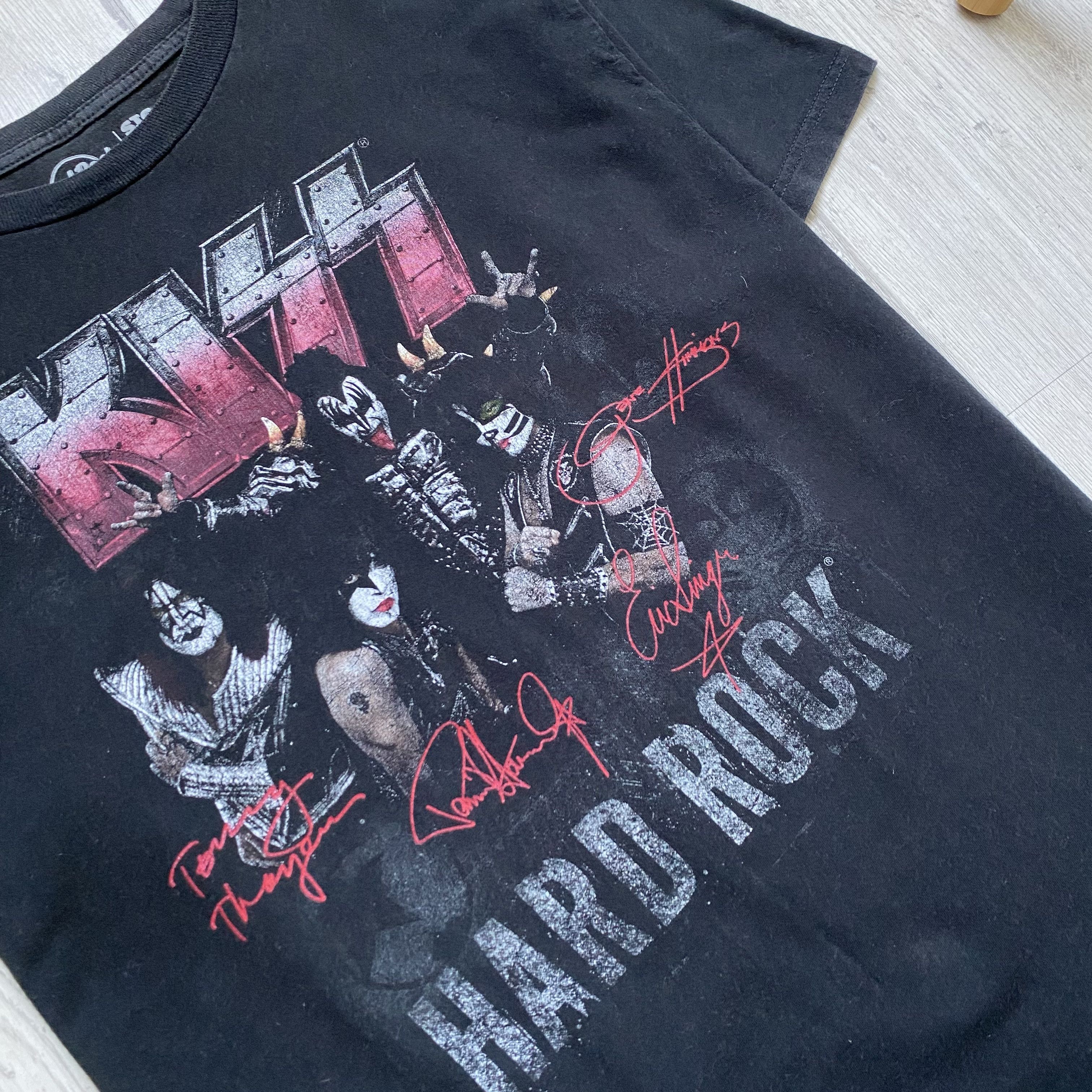 Hard Rock Cafe 🎸 Vintage 00s KISS Tour Tee Hard Rock Cafe Sig Series 32 Size US M / EU 48-50 / 2 - 6 Thumbnail