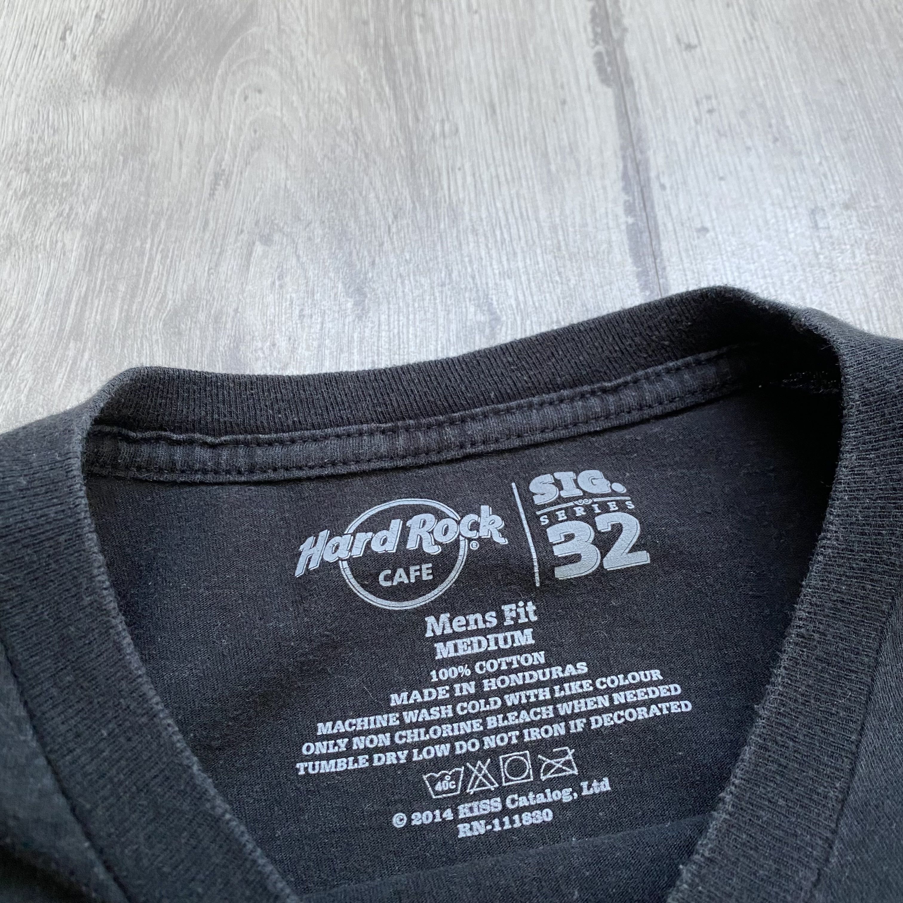 Hard Rock Cafe 🎸 Vintage 00s KISS Tour Tee Hard Rock Cafe Sig Series 32 Size US M / EU 48-50 / 2 - 4 Thumbnail