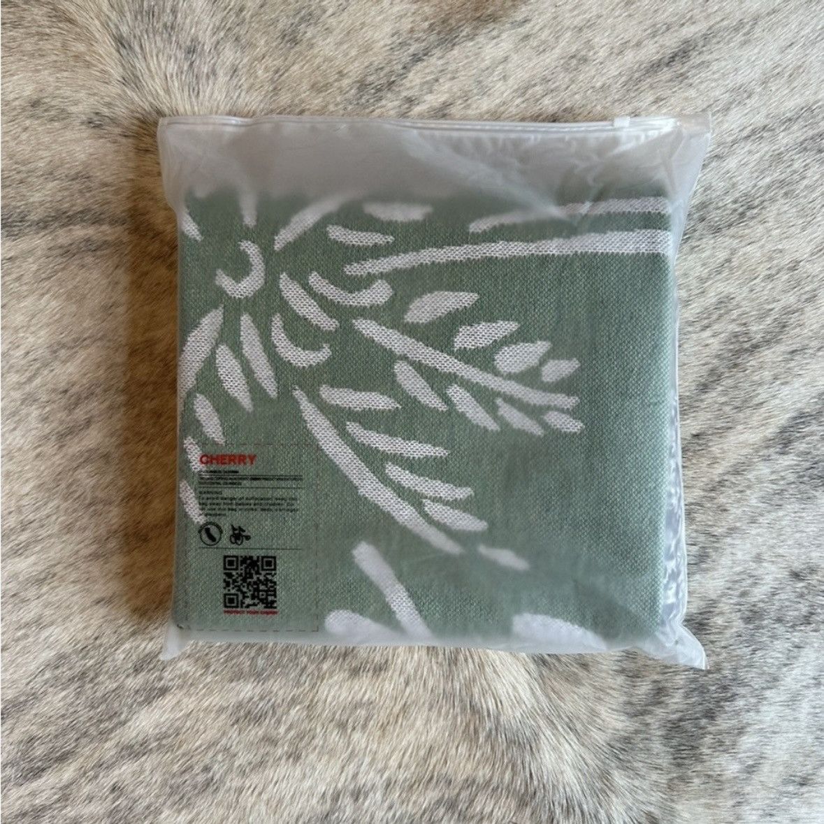 Cherry LA Cherry LA Swimwear Blanket (Green) Camp El Camino Blanket Size ONE SIZE - 7 Thumbnail