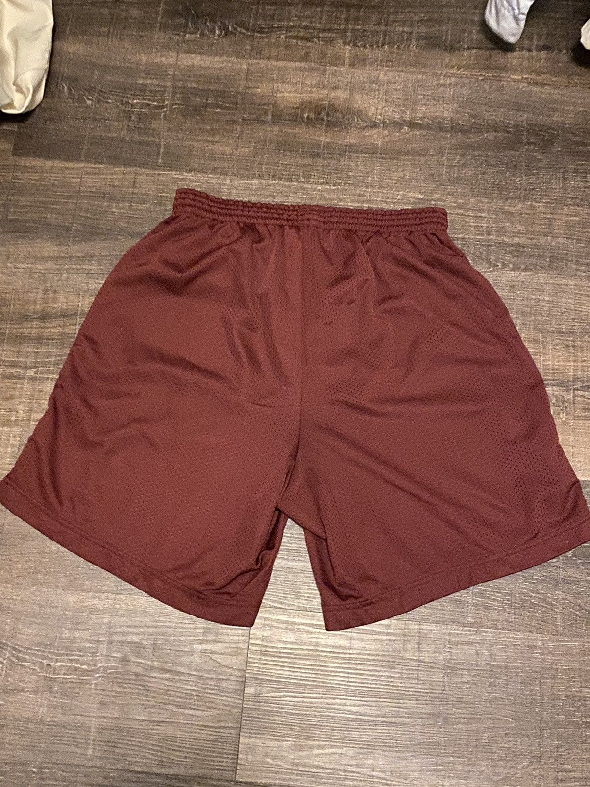 Champion Vintage Champion UMass Spell out University Mesh Shorts Size US 32 / EU 48 - 2 Thumbnail