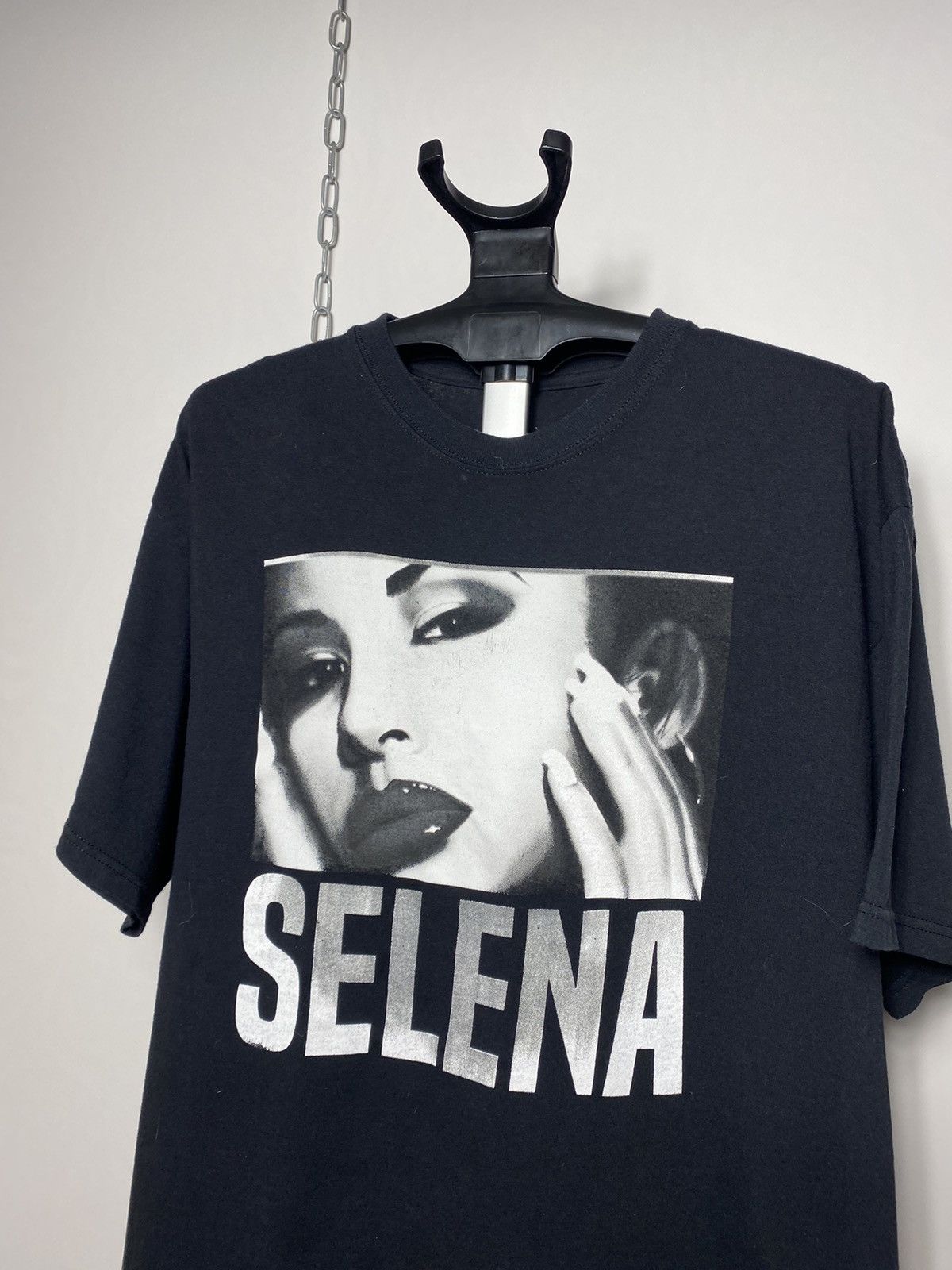 Band Tees Selena Quintanilla Gomez American Singer band T-Shirt Size US XL / EU 56 / 4 - 2 Thumbnail