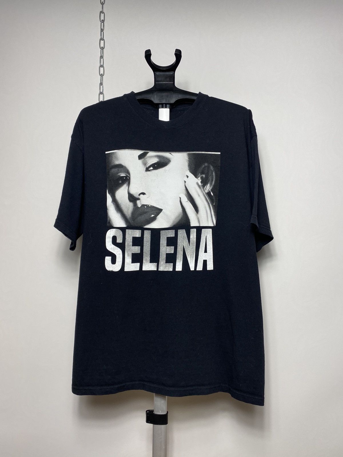 Band Tees Selena Quintanilla Gomez American Singer band T-Shirt Size US XL / EU 56 / 4 - 1 Thumbnail