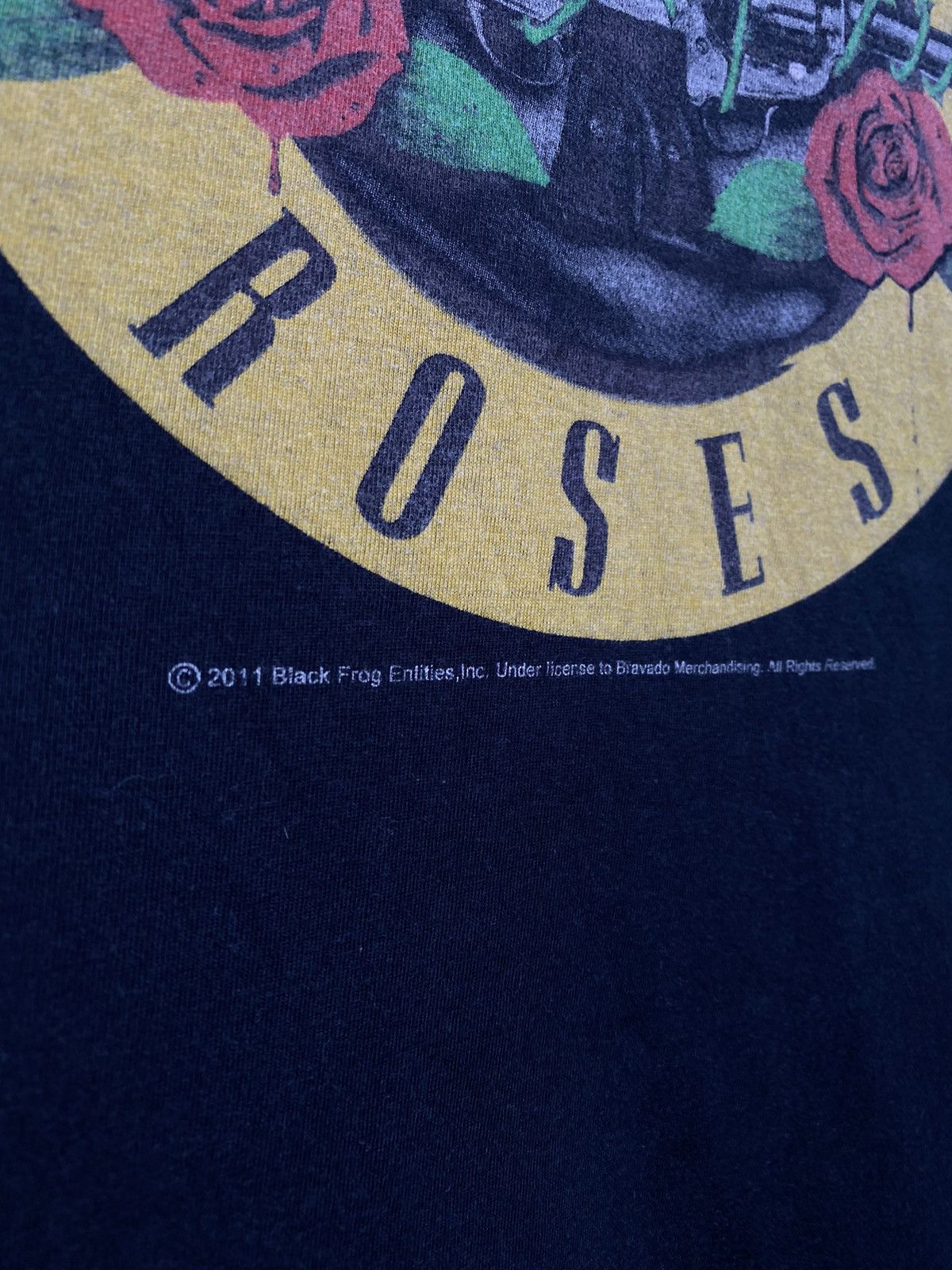Band Tees Guns N Roses 2011 Classic Logo Band T Shirt Size US XL / EU 56 / 4 - 7 Thumbnail