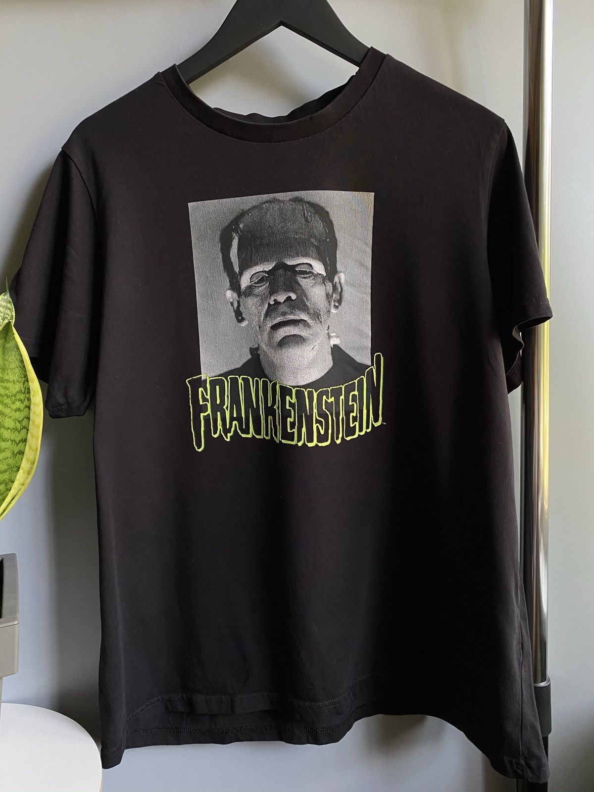 Universal Studios Frankenstein Horror Movie T Shirt Logo Styled Tee Rare Men’s Size US M / EU 48-50 / 2 - 5 Thumbnail