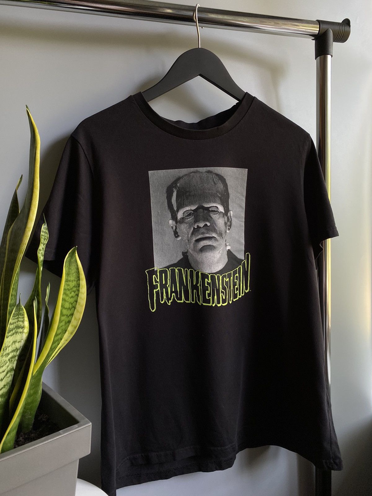 Universal Studios Frankenstein Horror Movie T Shirt Logo Styled Tee Rare Men’s Size US M / EU 48-50 / 2 - 2 Thumbnail