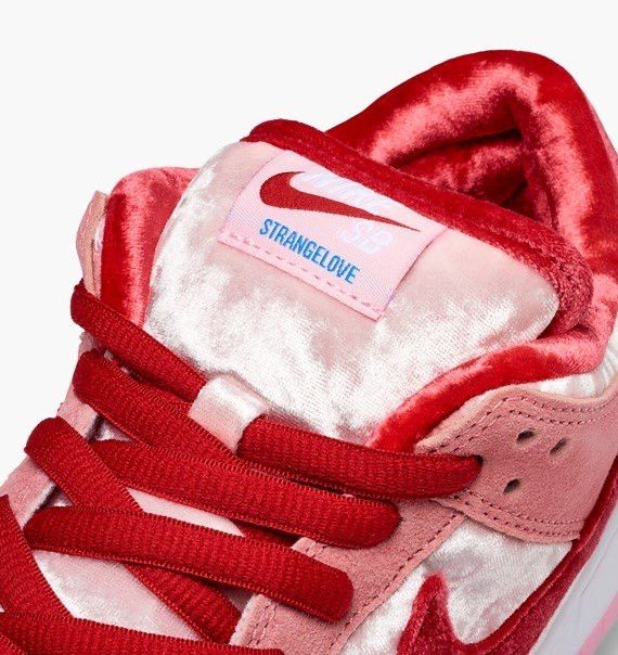 Nike × StrangeLove Skateboards Nike SB Dunk Low OG QS StrangeLove Special Box - CT2552 800 Size US 11 / EU 44 - 8 Thumbnail