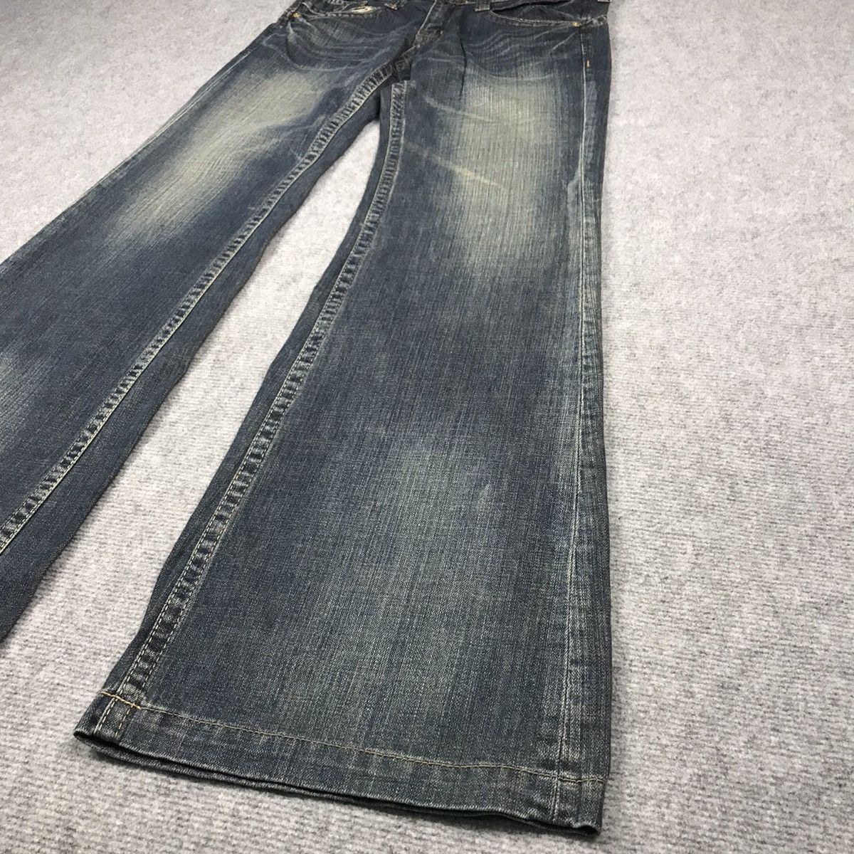 Japanese Brand FLARED DENIM 💀SWEET HIP BOOTCUT DENIM PANTS Size 30" / US 8 / IT 44 - 4 Thumbnail