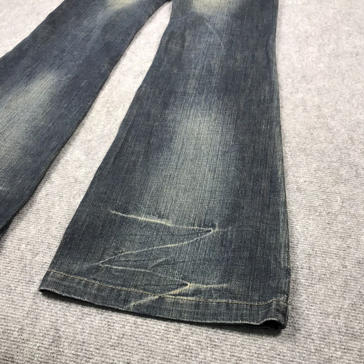 Japanese Brand FLARED DENIM 💀SWEET HIP BOOTCUT DENIM PANTS Size 30" / US 8 / IT 44 - 11 Thumbnail