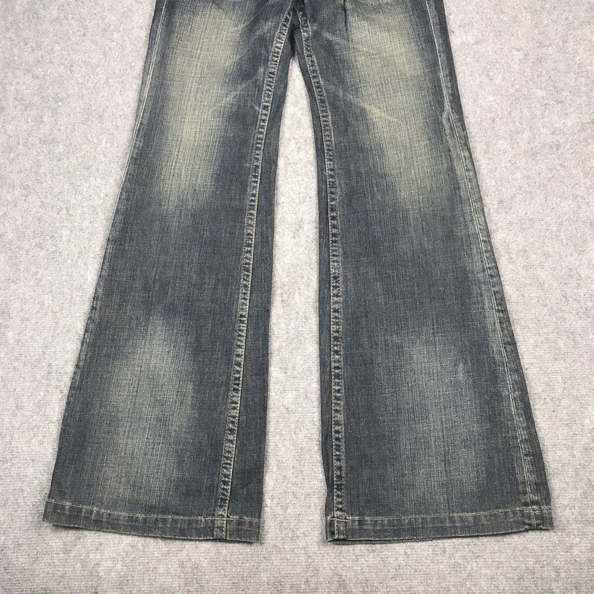 Japanese Brand FLARED DENIM 💀SWEET HIP BOOTCUT DENIM PANTS Size 30" / US 8 / IT 44 - 3 Thumbnail