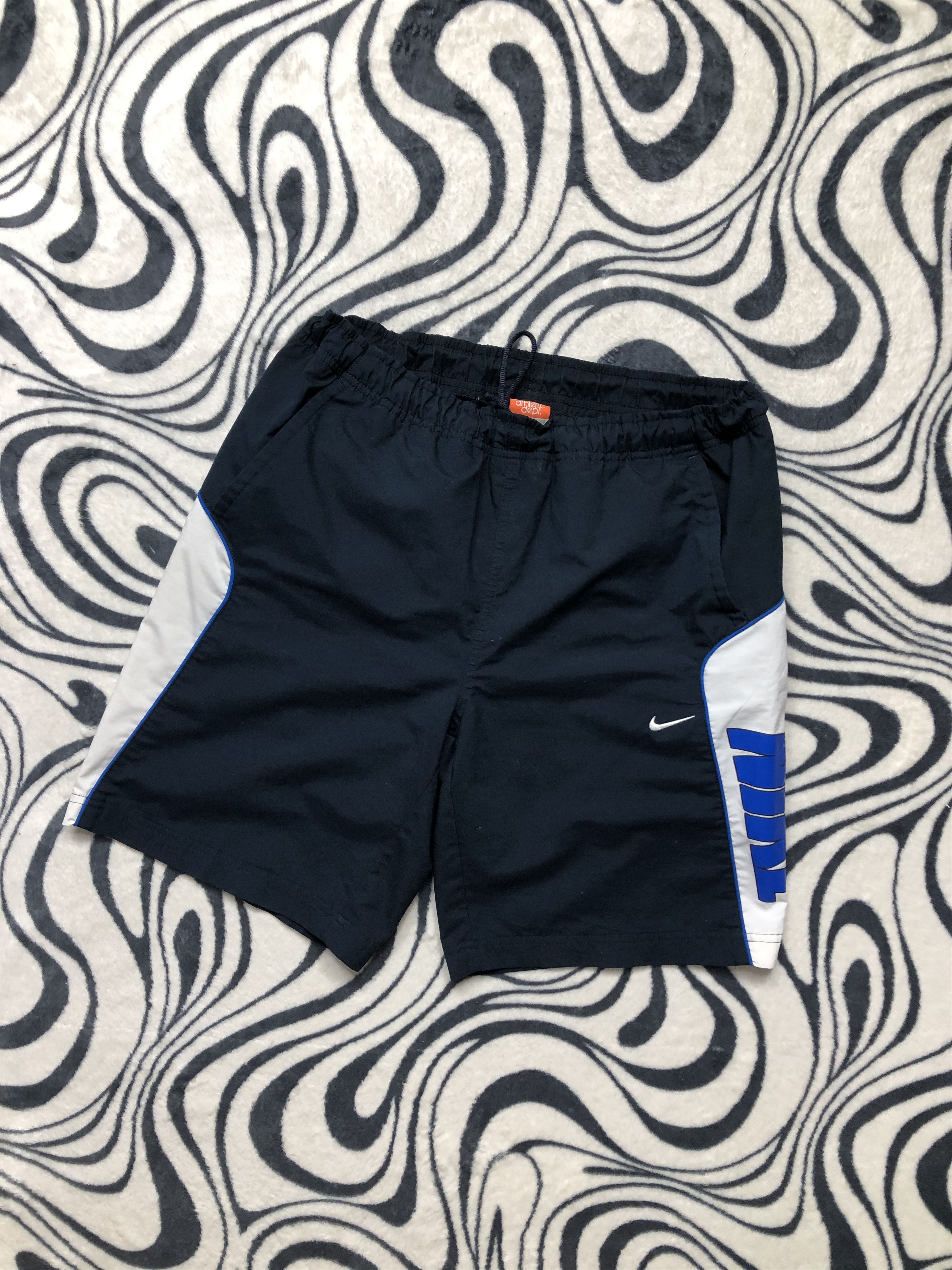 Nike × Vintage Nike Vintage Mens Nylon Shorts Size US 30 / EU 46 - 1 Thumbnail