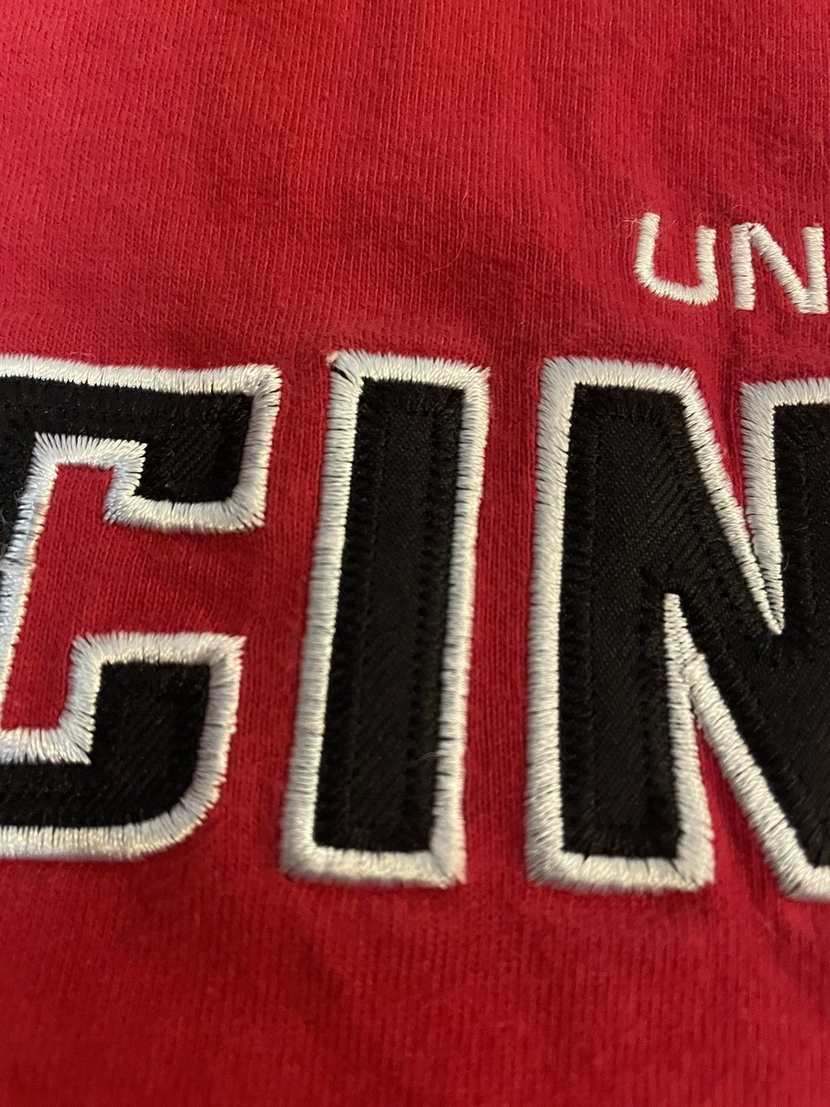 Vintage Vintage University of Cincinnati Stitched Crewneck TShirt Size US L / EU 52-54 / 3 - 7 Thumbnail