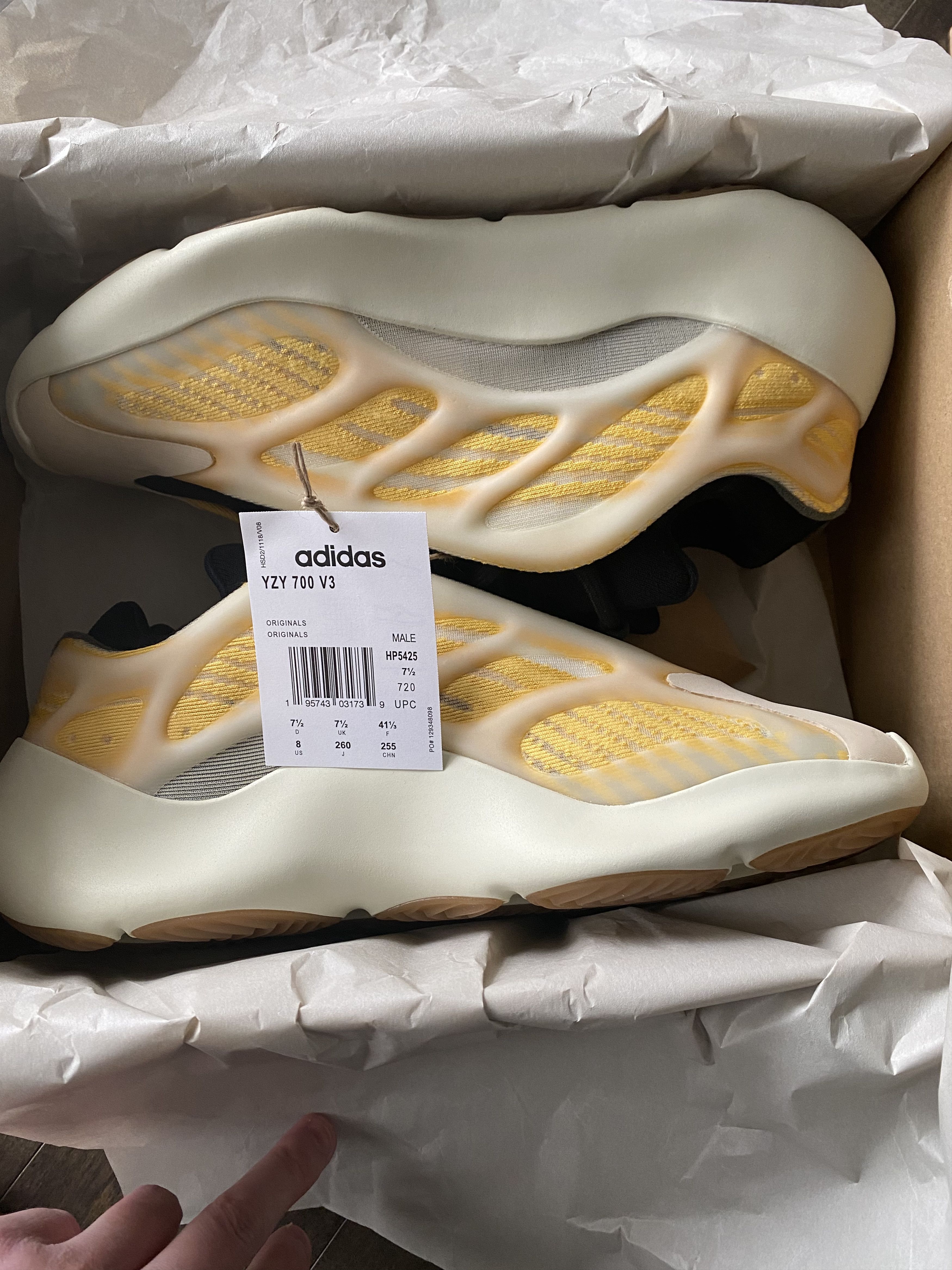 Adidas × Kanye West Yeezy 700 V3 mono safflower Size US 8 / EU 41 - 5 Thumbnail
