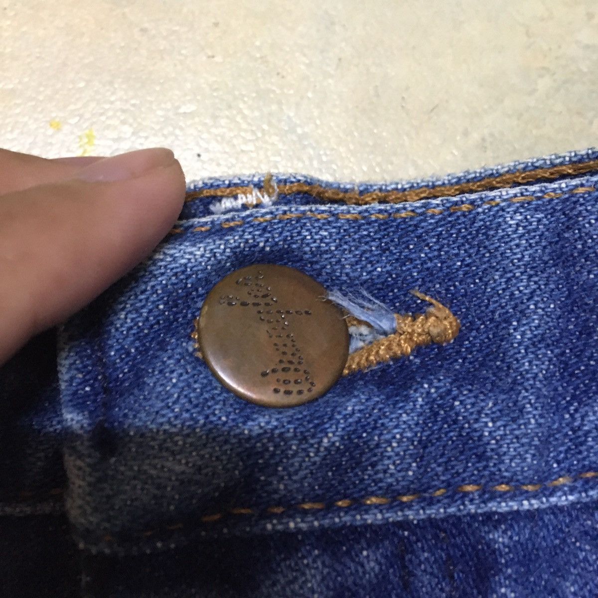 Wrangler Vintage Wrangler Distressed Denim Made in USA Size US 30 / EU 46 - 5 Thumbnail