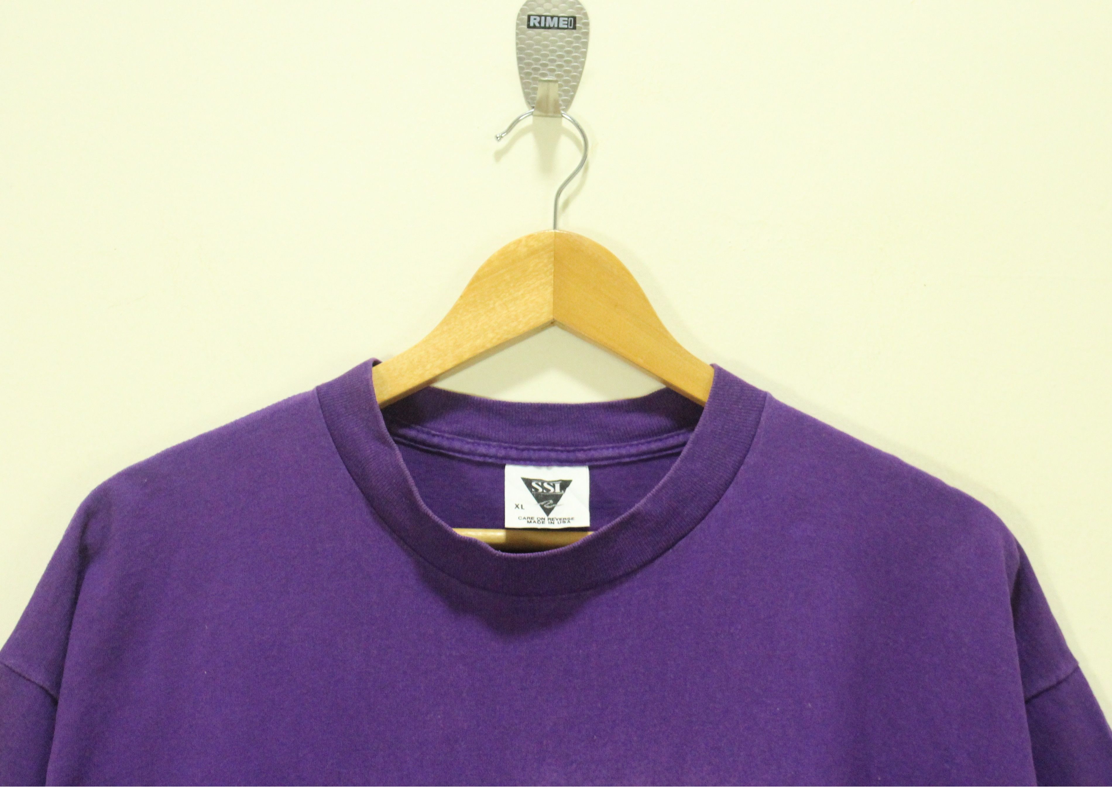 Vintage Vintage DINASOURS T Shirt Gotta Love Me. Size US XL / EU 56 / 4 - 3 Thumbnail