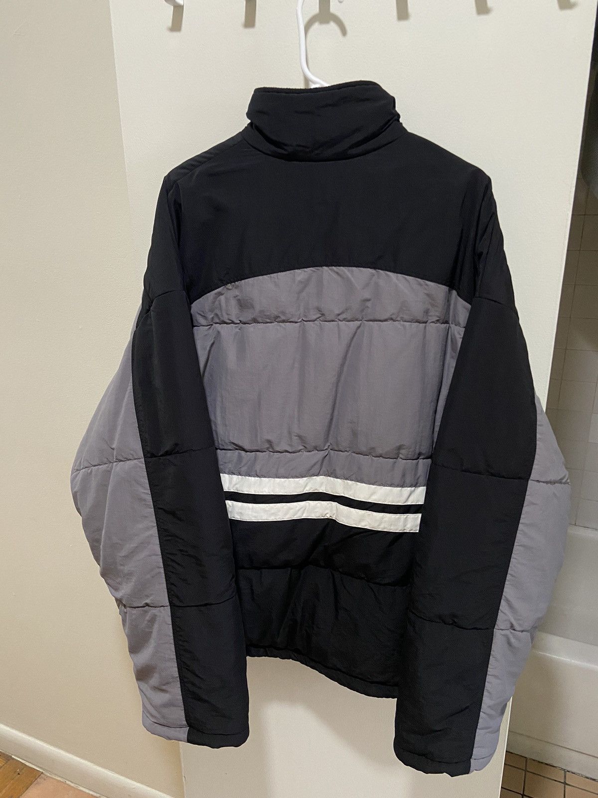 Balenciaga Balenciaga Soccer Down Jacket Size US S / EU 44-46 / 1 - 5 Thumbnail