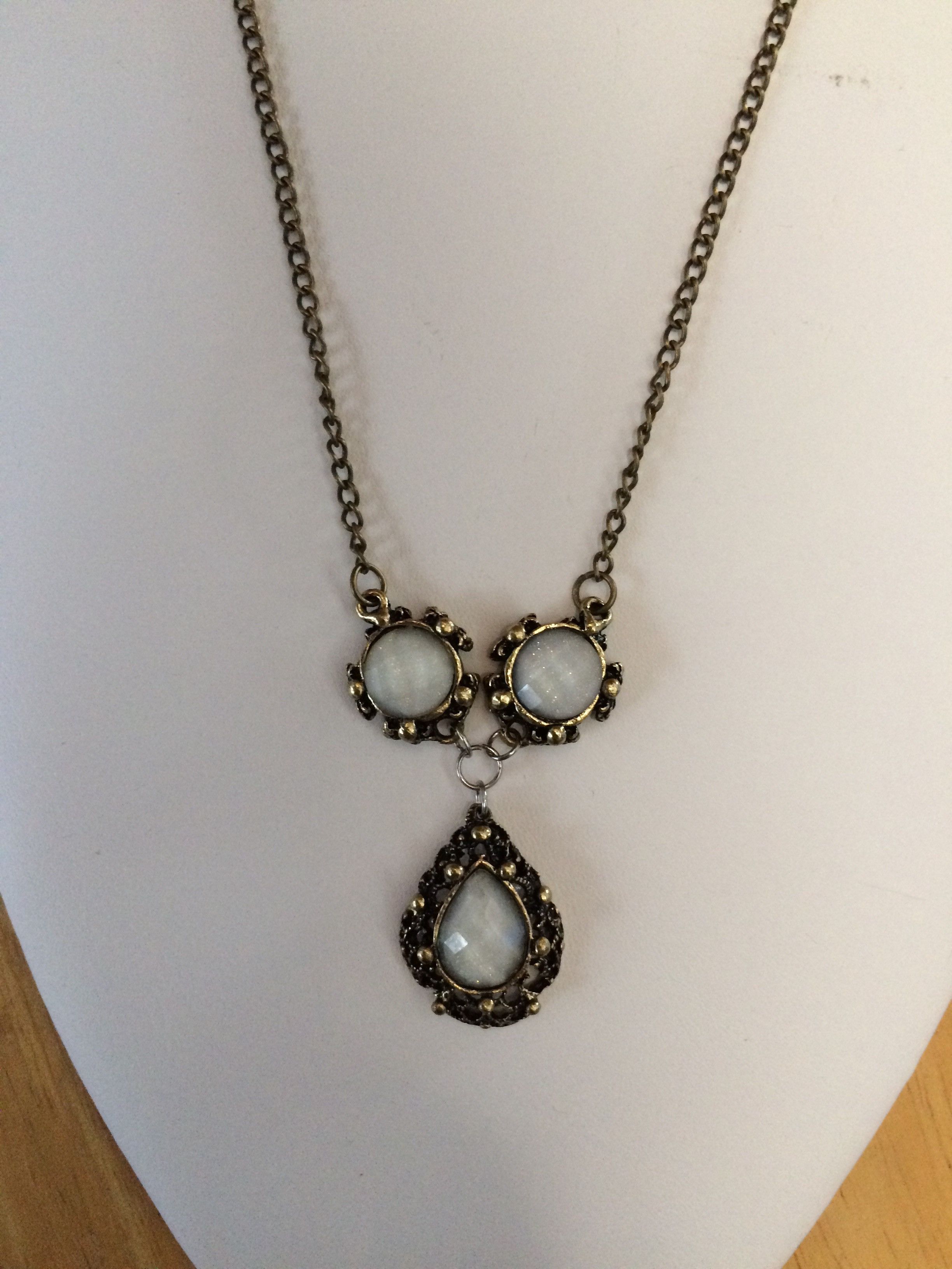 Handmade White Crystal Bead Bronze Chain Necklace Size ONE SIZE - 2 Thumbnail