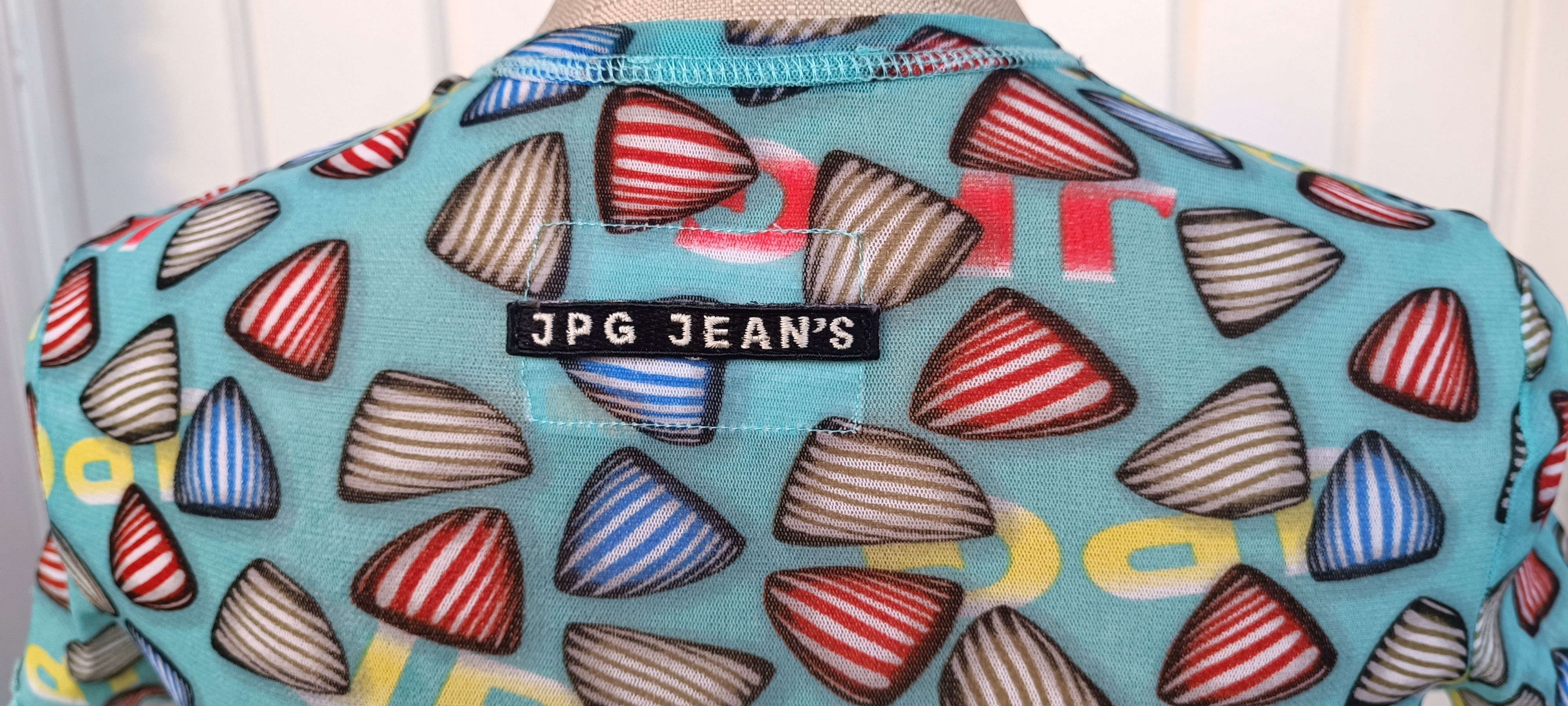 Jean Paul Gaultier SS2001- Mesh top with print of triangular-shaped candies Size M / US 6-8 / IT 42-44 - 14 Thumbnail