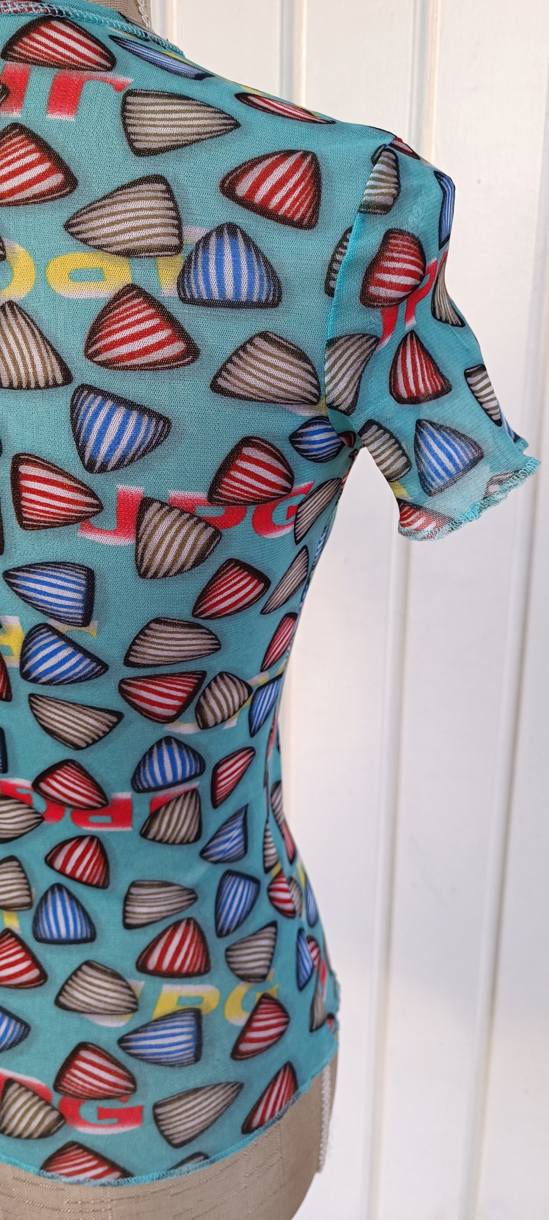 Jean Paul Gaultier SS2001- Mesh top with print of triangular-shaped candies Size M / US 6-8 / IT 42-44 - 17 Thumbnail