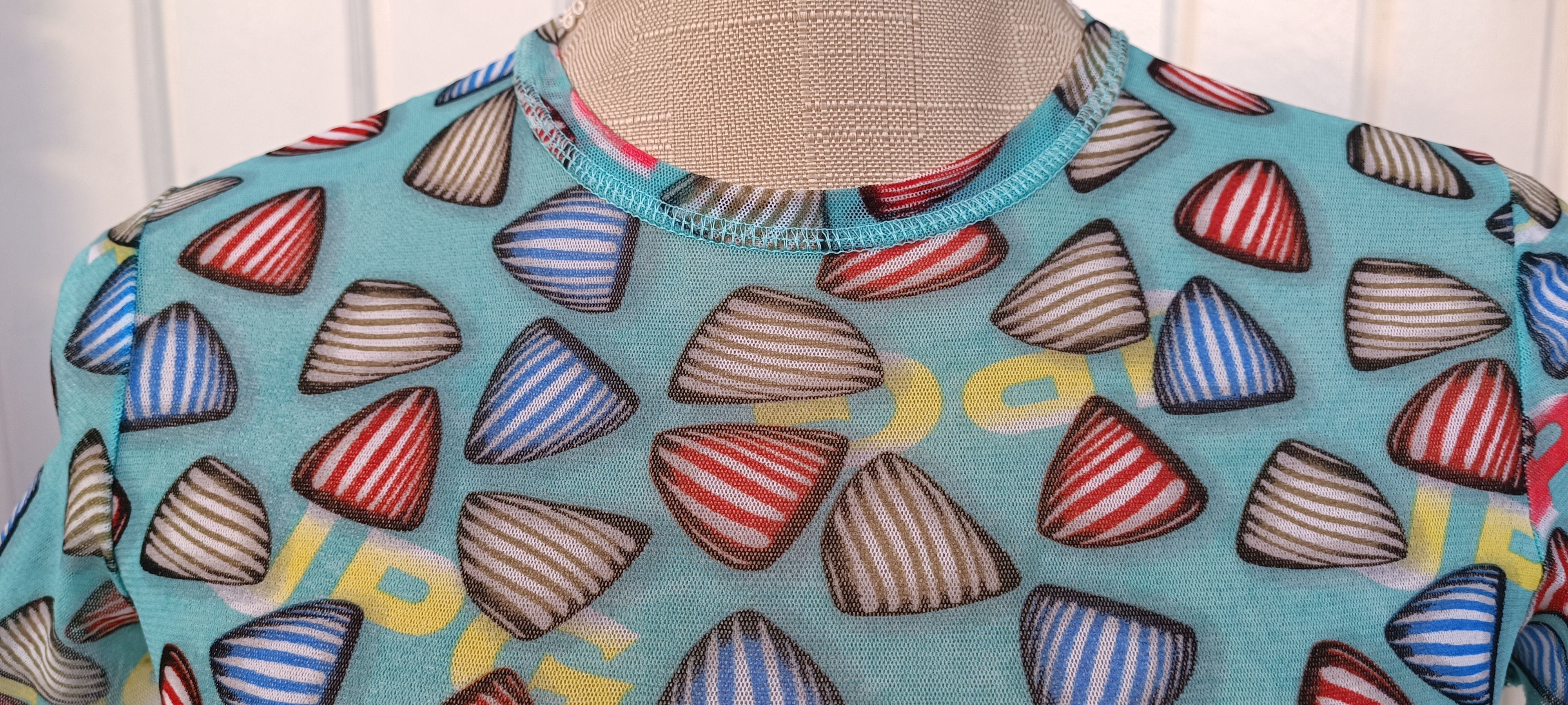 Jean Paul Gaultier SS2001- Mesh top with print of triangular-shaped candies Size M / US 6-8 / IT 42-44 - 3 Thumbnail