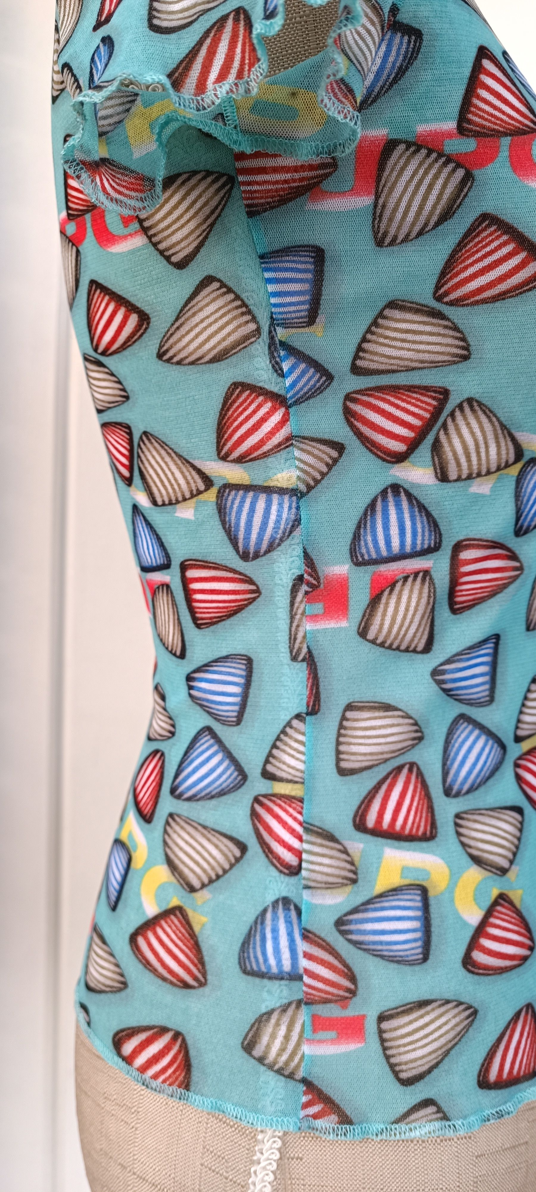 Jean Paul Gaultier SS2001- Mesh top with print of triangular-shaped candies Size M / US 6-8 / IT 42-44 - 12 Thumbnail
