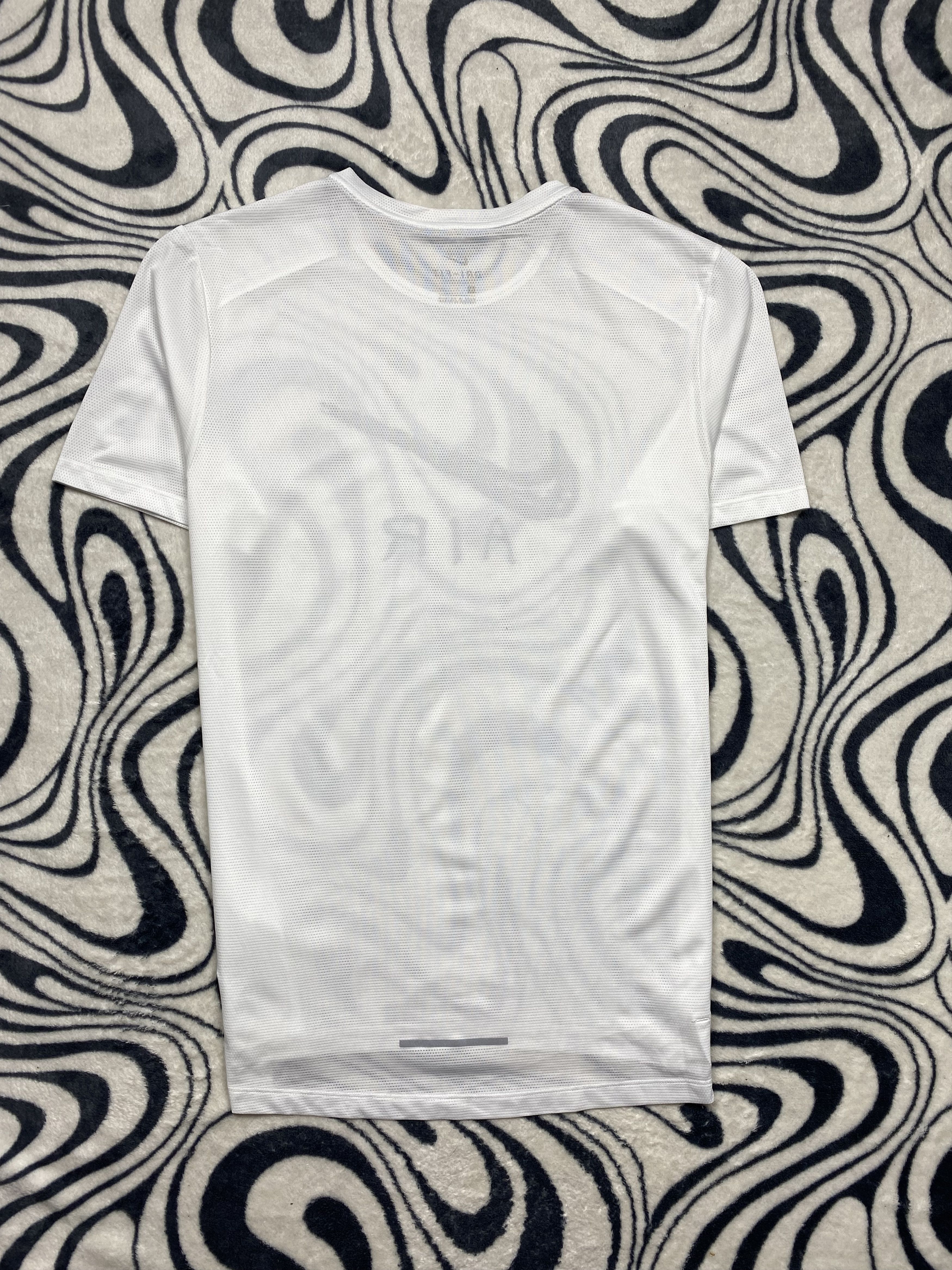 Nike Nike Running Vintage Mens T-Shirt Tee Y2K Dri Fit Size US S / EU 44-46 / 1 - 7 Thumbnail