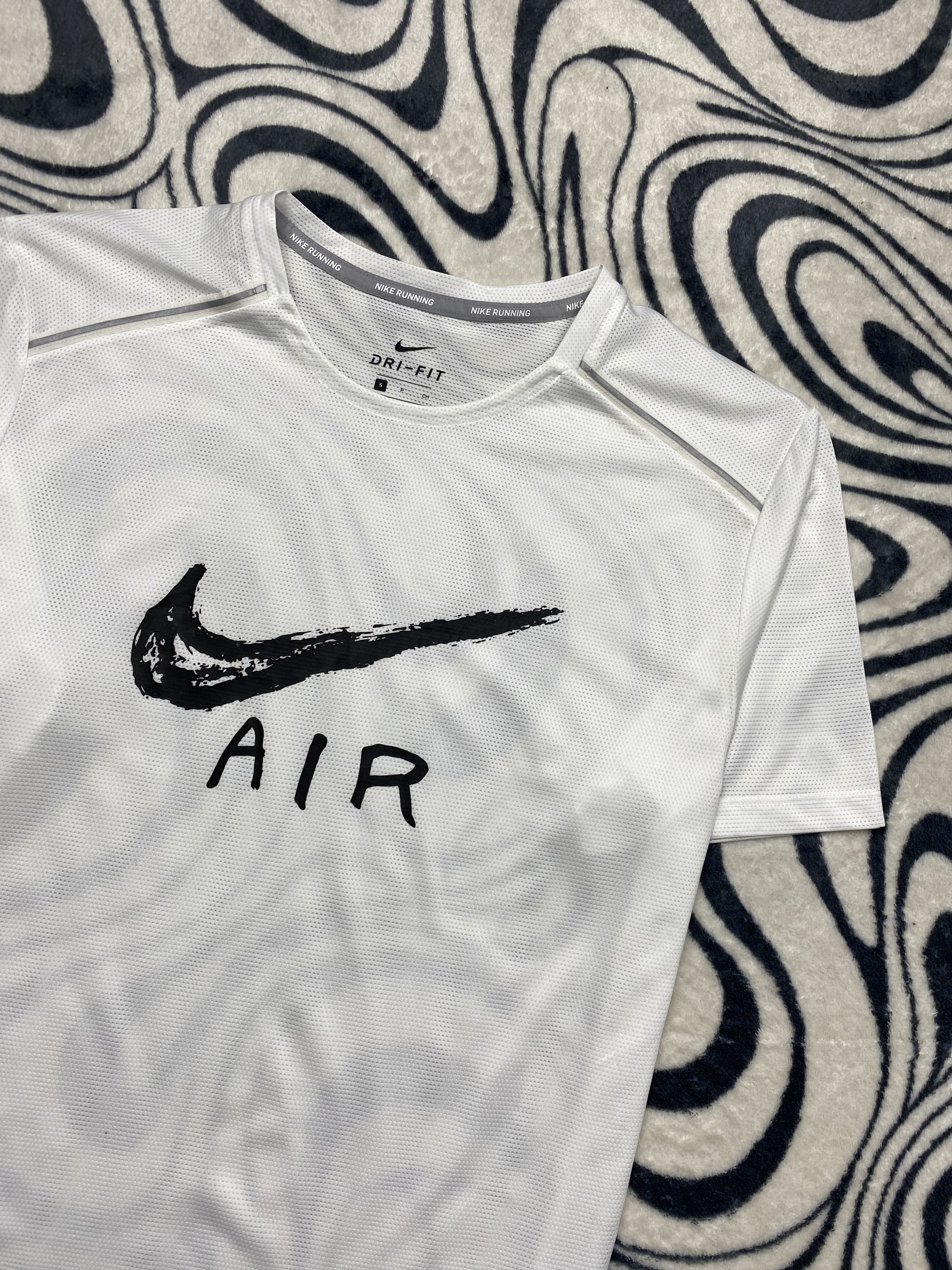 Nike Nike Running Vintage Mens T-Shirt Tee Y2K Dri Fit Size US S / EU 44-46 / 1 - 2 Thumbnail