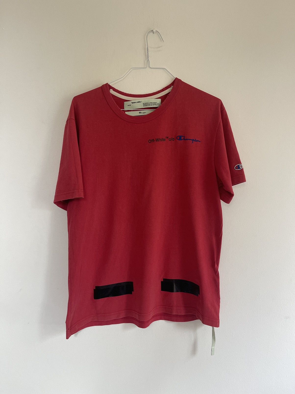 Off white x champion tee red hotsell