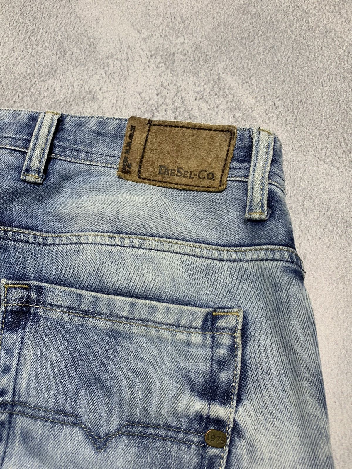 Diesel × Vintage Vintage Diesel Viker jeans denim distressed style size 31X34 Size US 31 - 3 Thumbnail