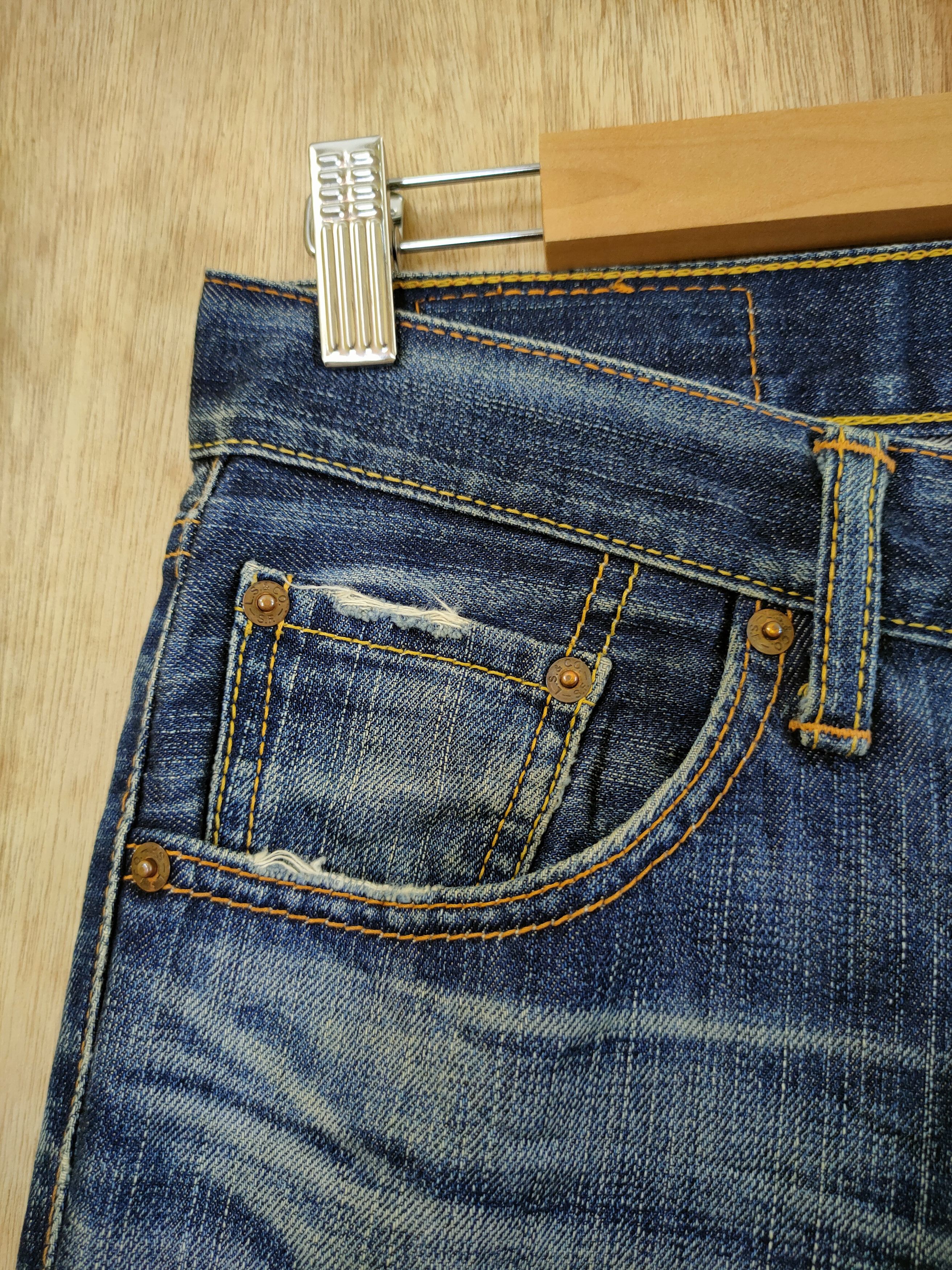 Levi's 702 levis distressed denim vintage pants #46-816 Size US 29 - 5 Thumbnail