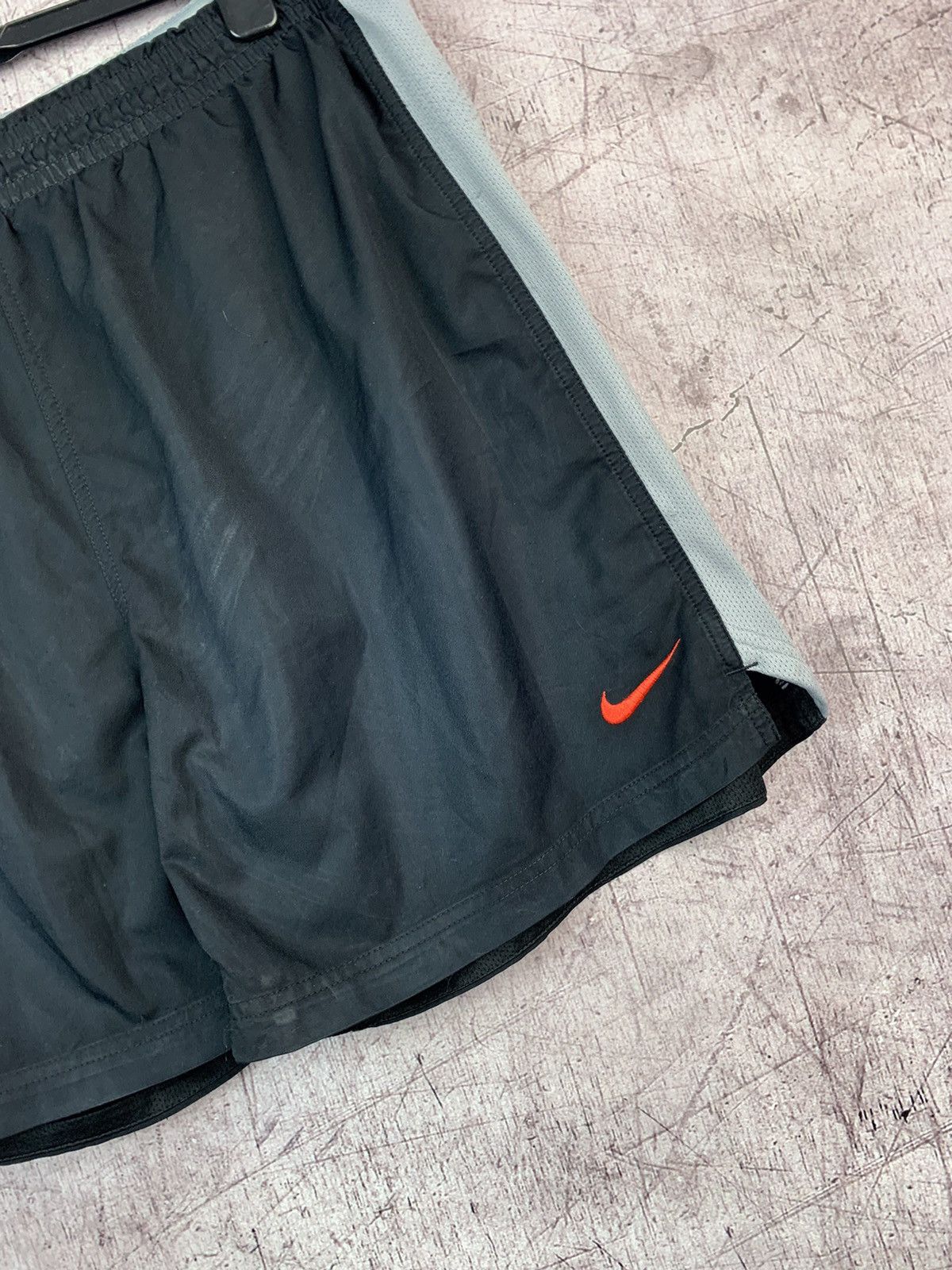 Nike Vintage Nike Y2K Shorts Size US 36 / EU 52 - 2 Thumbnail