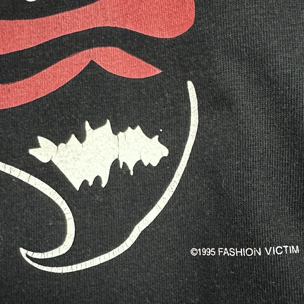 Fashion Victim Vintage 90s Fashion Victim Devil Satan God Busy tee y2k OG Size US XL / EU 56 / 4 - 6 Thumbnail