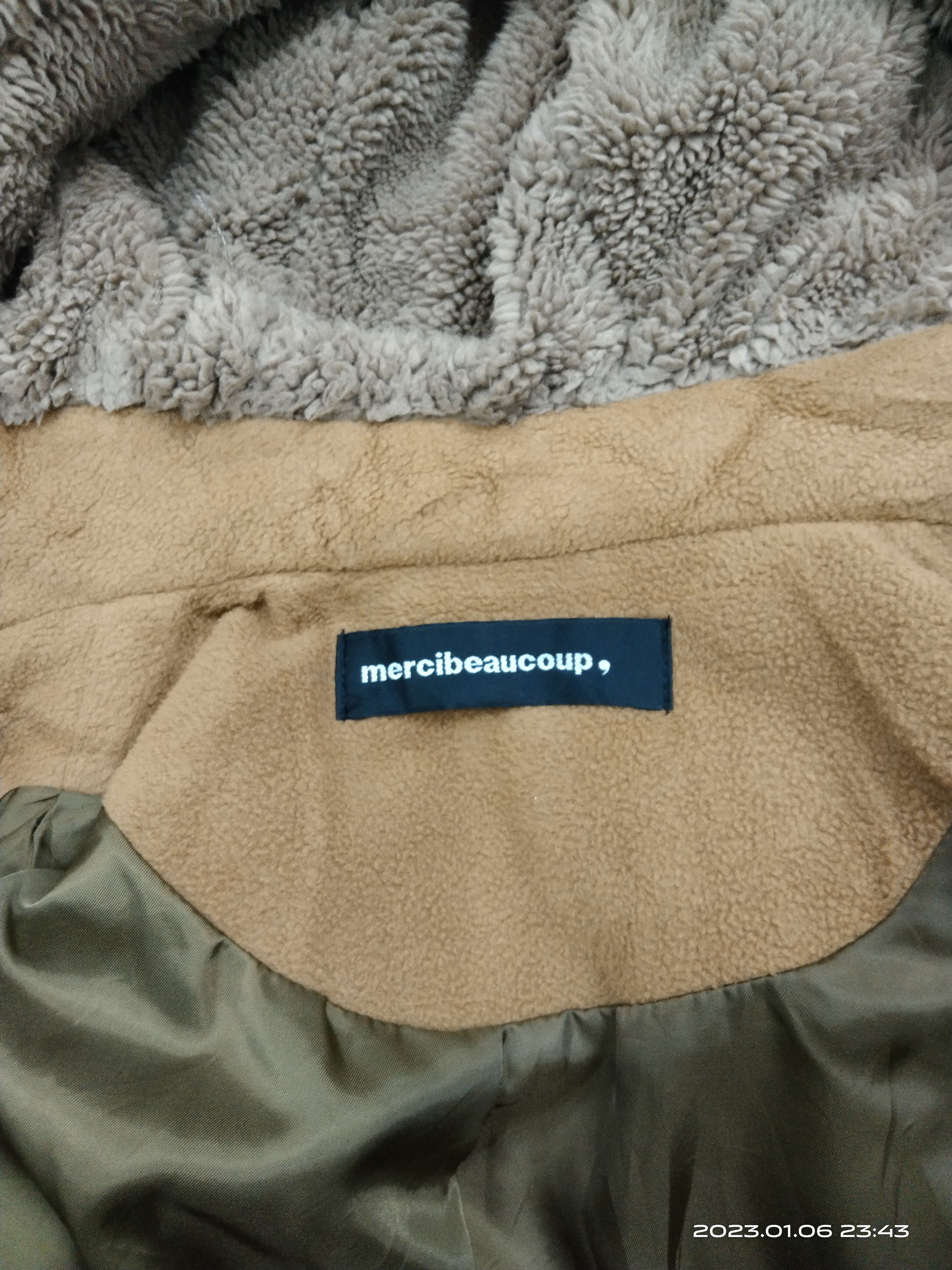 Issey Miyake VERY RARE🔥MERCIBEAUCOUP ISSEY MIYAKI FUR COLLAR PEACOCK Size US M / EU 48-50 / 2 - 8 Thumbnail