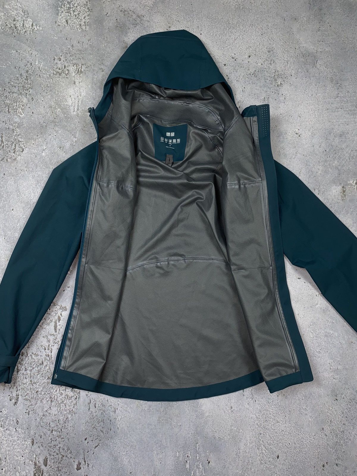 Uniqlo Uniqlo lightweight jacket Size M / US 6-8 / IT 42-44 - 2 Thumbnail
