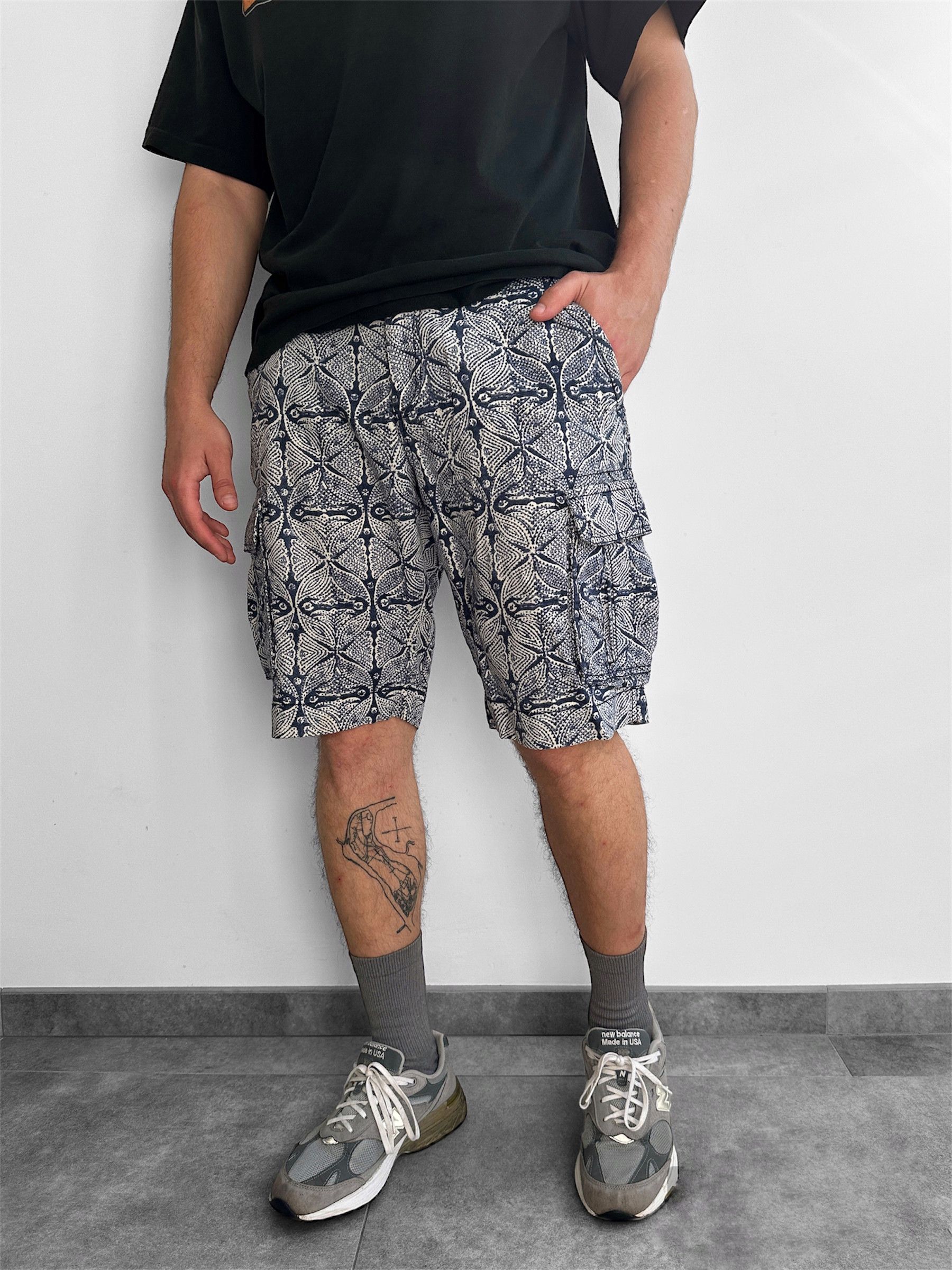 Tommy Hilfiger Vintage Tommy Hilfiger Cargo Shorts Size US 32 / EU 48 - 1 Thumbnail