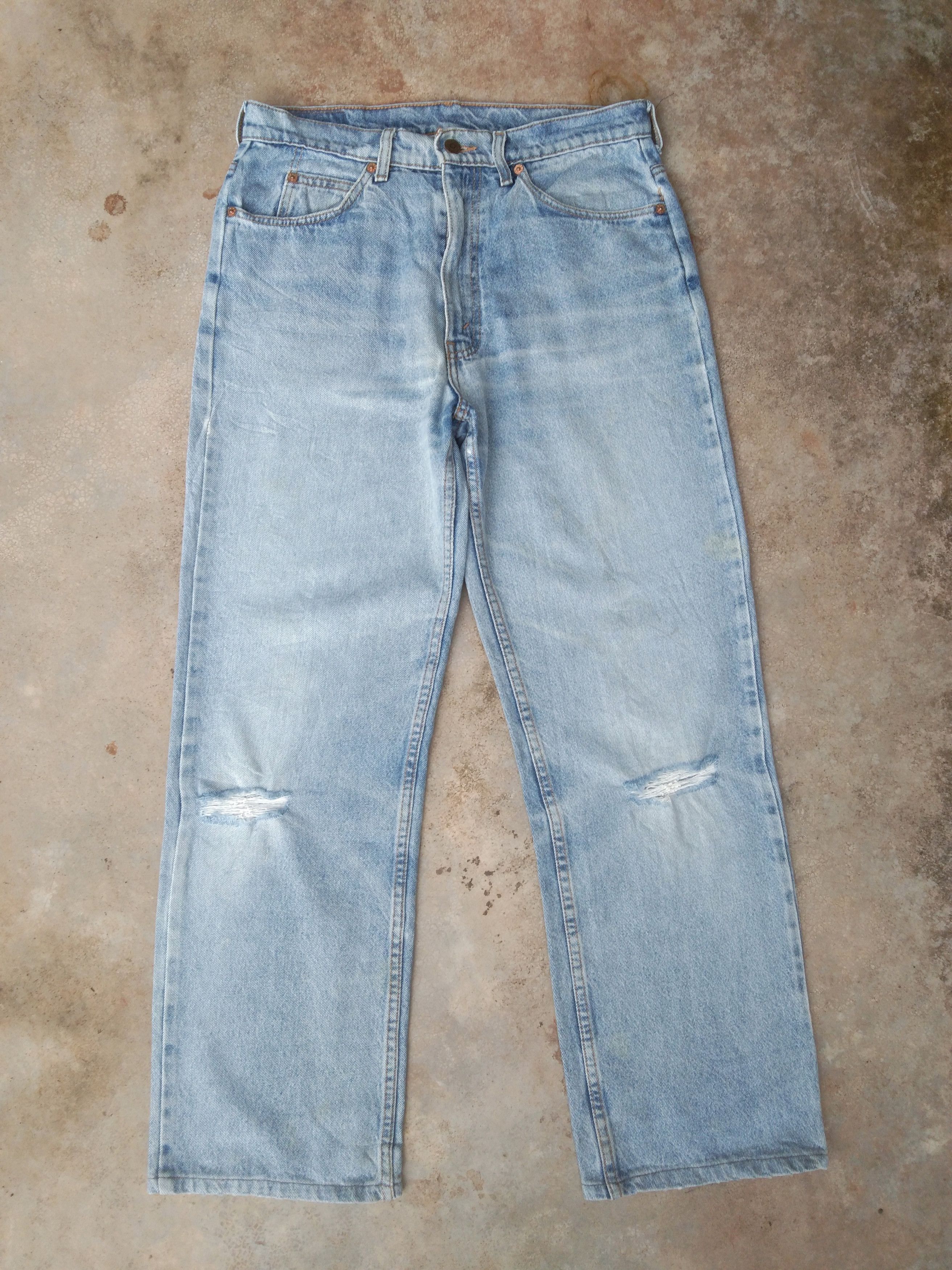 image of Vintage Levi's Jeans 220 Orange Tab Distressed Denim 32X29 in Light Wash, Men's