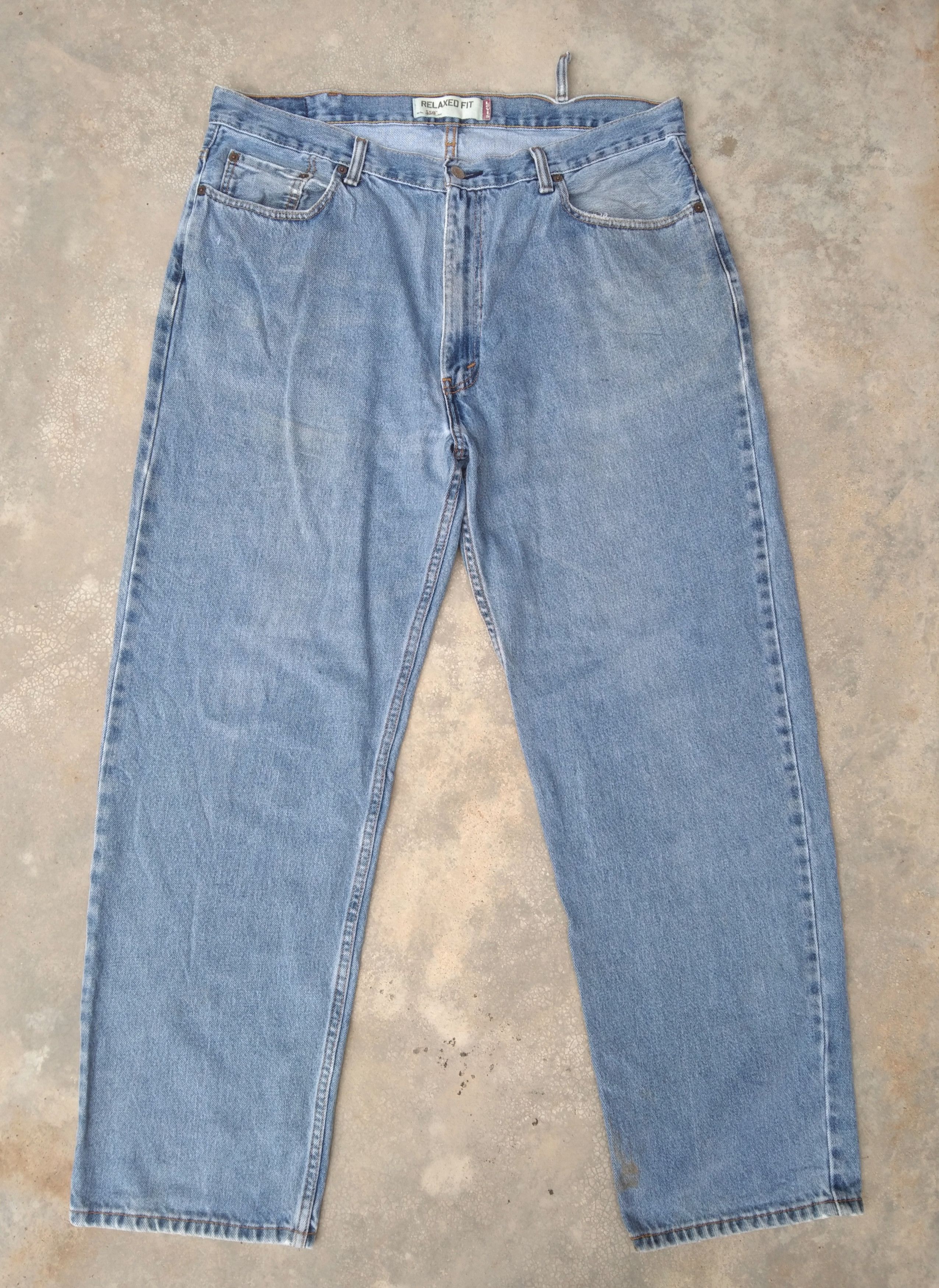 image of Vintage Levi's Jeans 550 Relaxed Light Wash Denim 40X32 in Blue, Men's