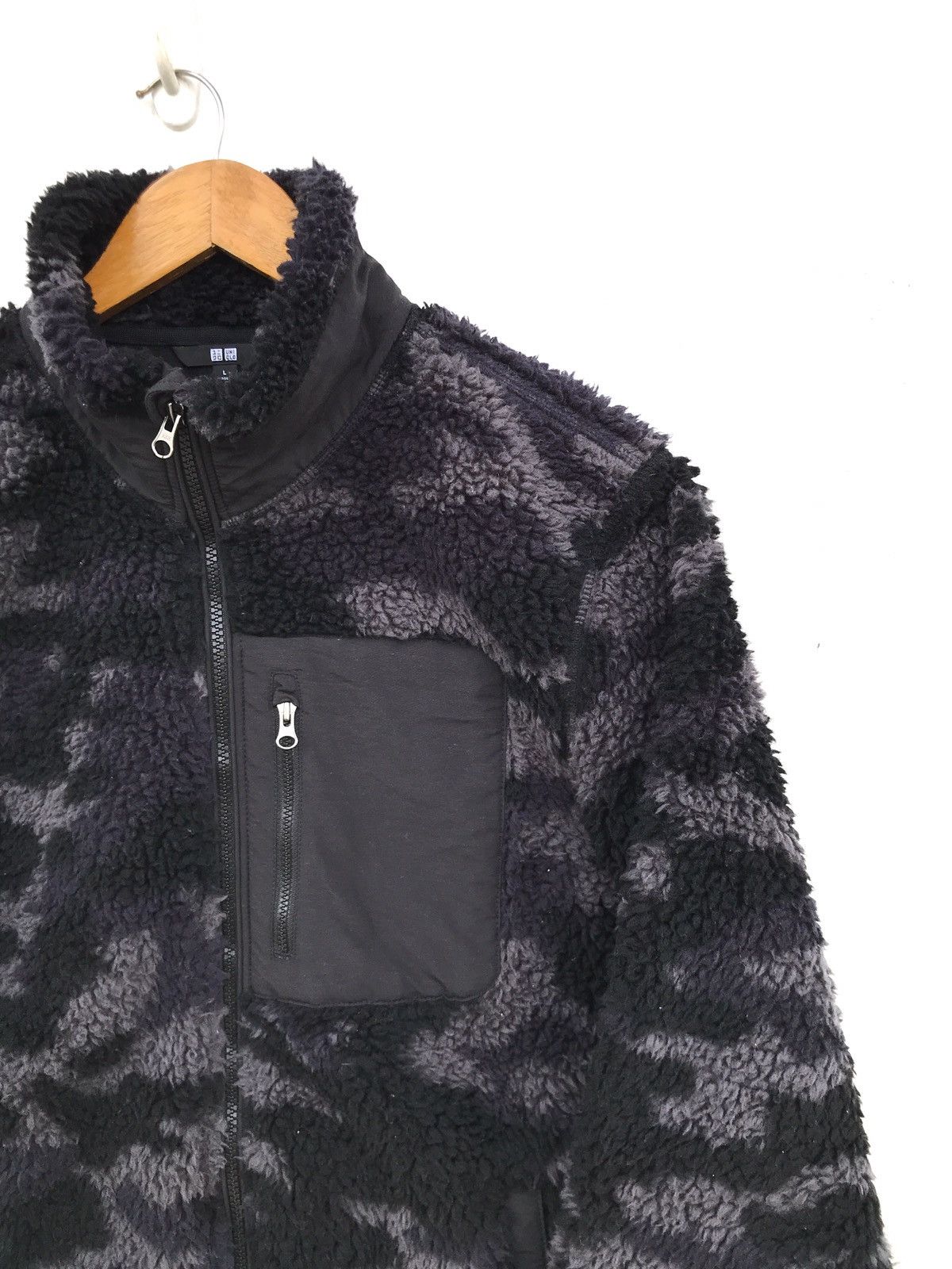 Uniqlo Japanese Brand Uniqlo Fleece Sherpa Camo Jacket Size US S / EU 44-46 / 1 - 3 Thumbnail