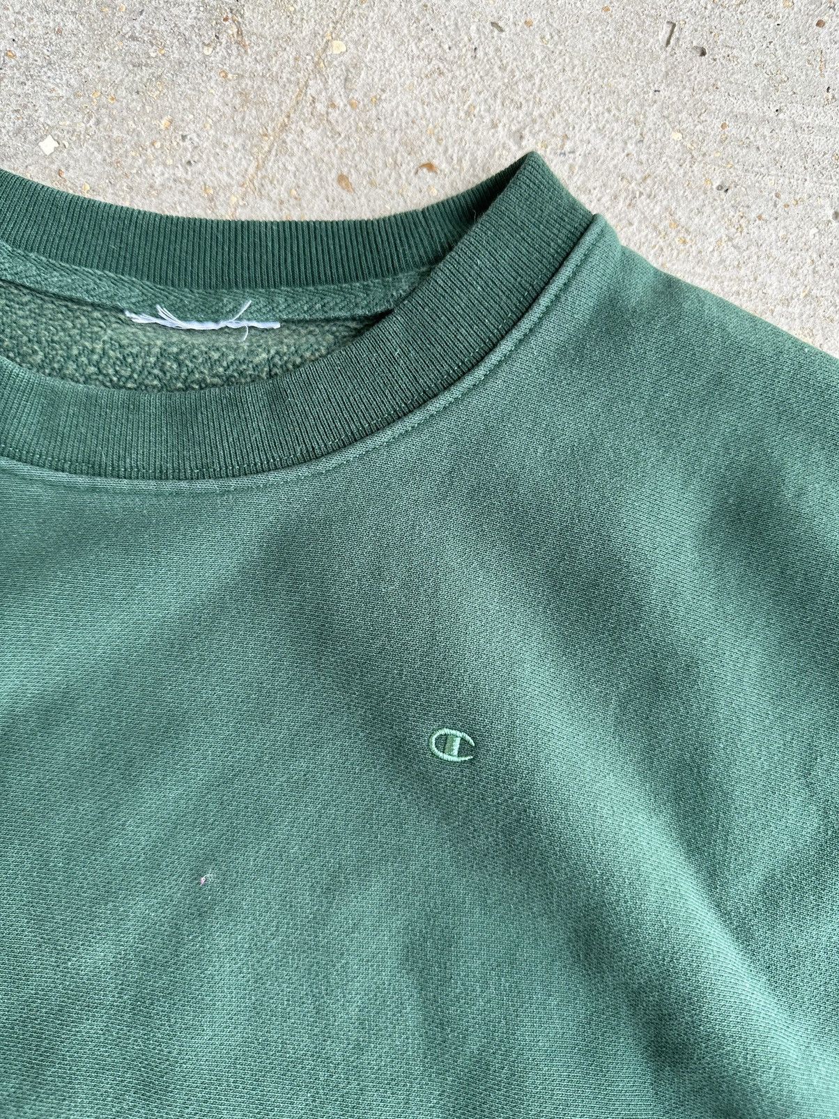 Vintage Vintage Champion Reverse Weave Cutoff Sweatshirt Size US L / EU 52-54 / 3 - 2 Preview