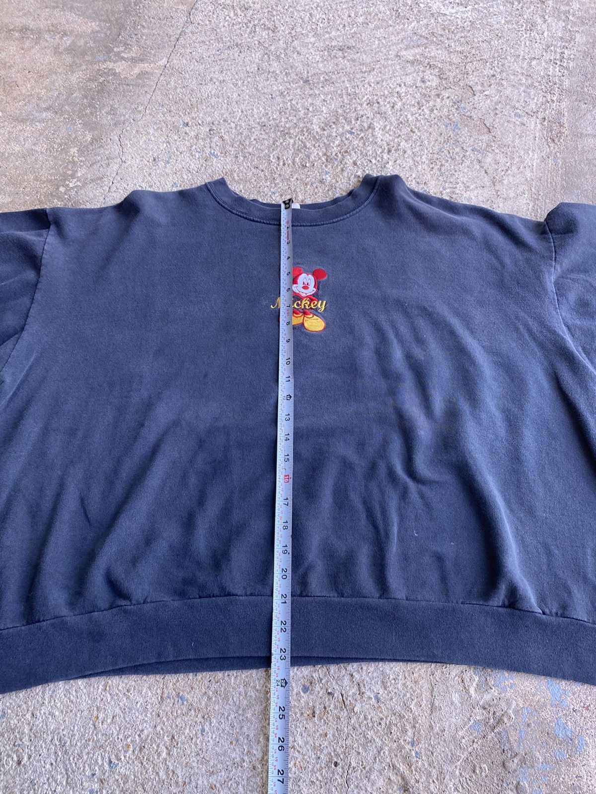 Mickey Mouse × Vintage Vintage 90’s Mickey Mouse Center Faded Wide Fit Sweatshirt Size US XXL / EU 58 / 5 - 7 Thumbnail