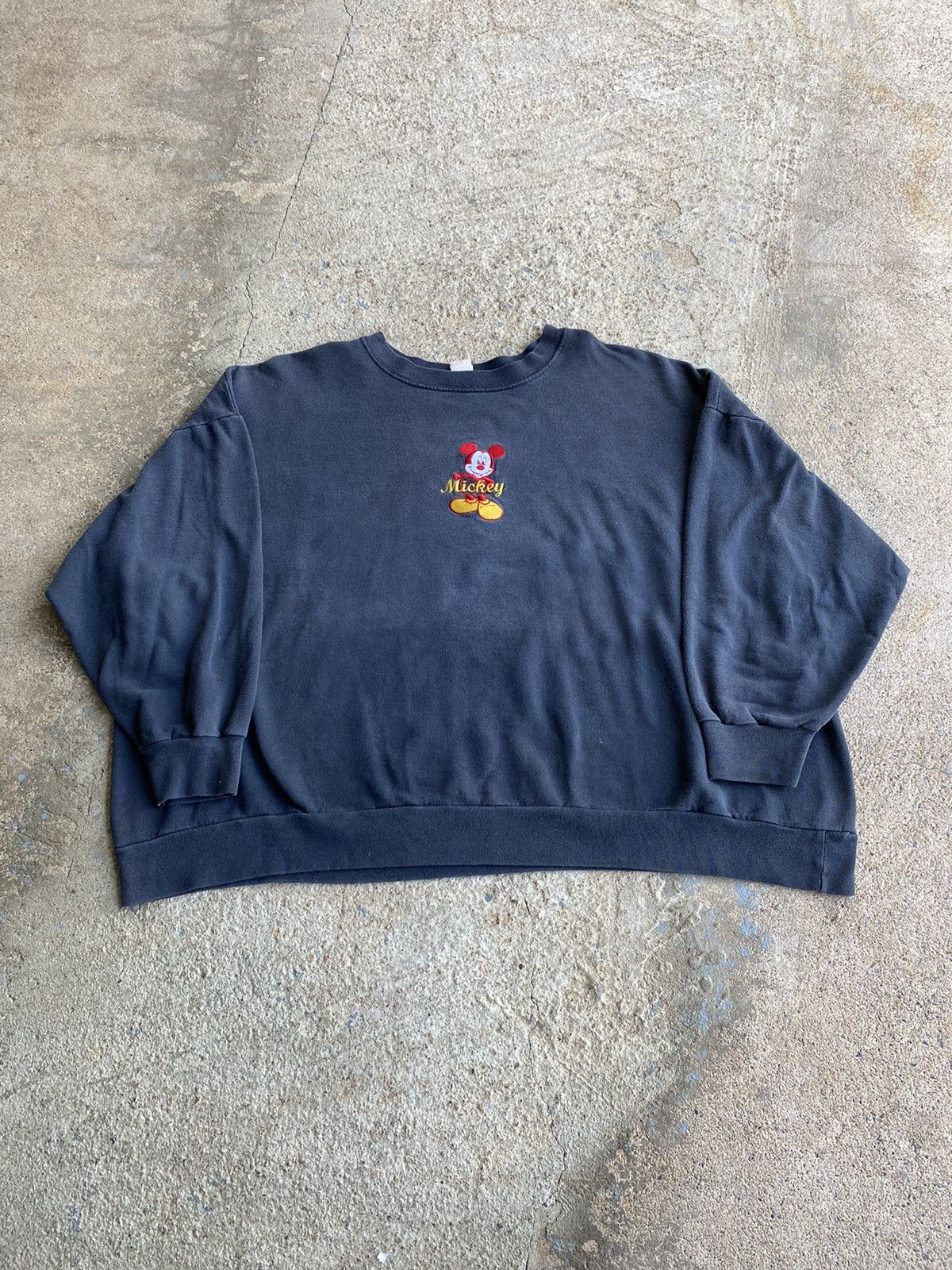 Mickey Mouse × Vintage Vintage 90’s Mickey Mouse Center Faded Wide Fit Sweatshirt Size US XXL / EU 58 / 5 - 1 Thumbnail