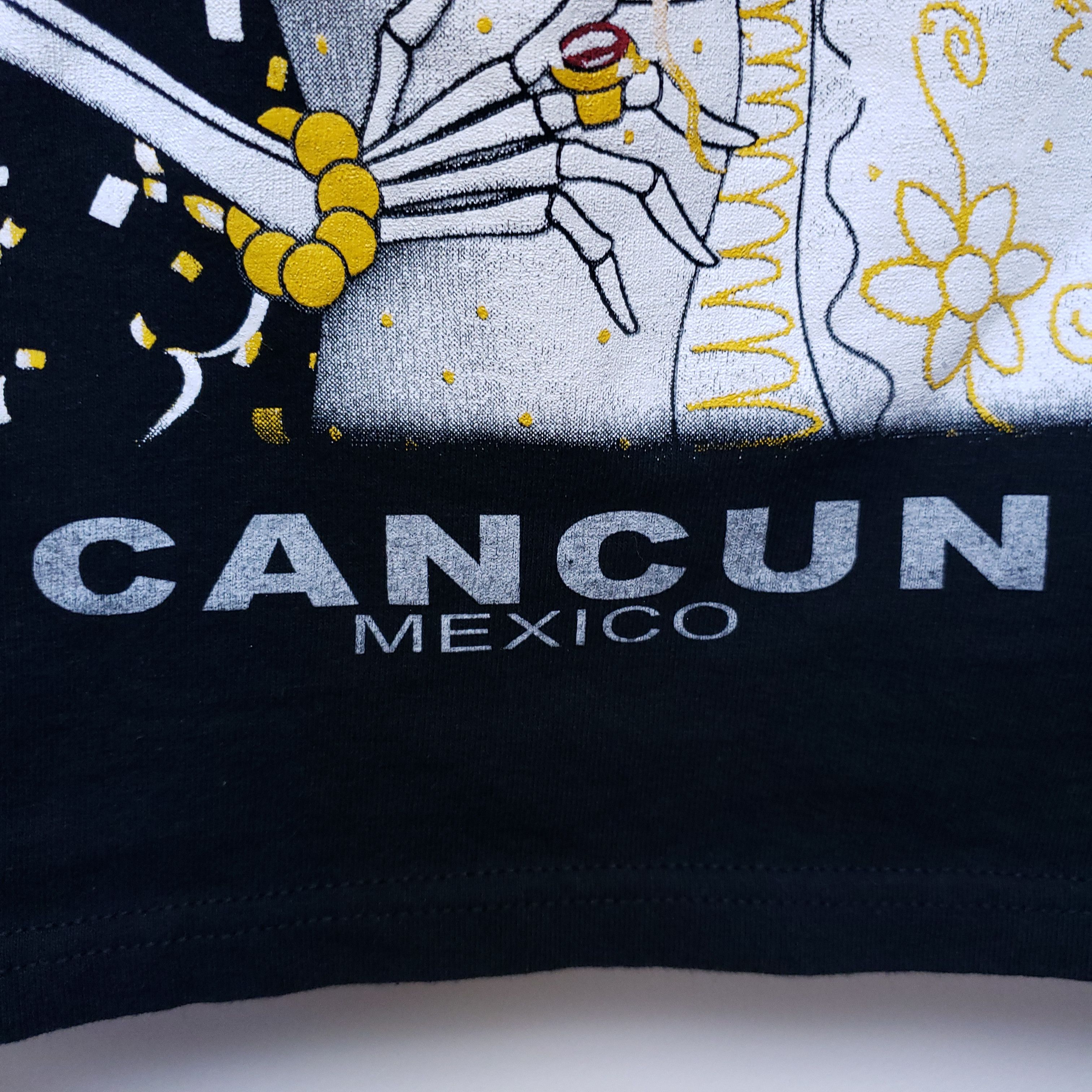 Mexican Threads × Vacation Day Of The Dead Cancun, Mexico Graphic T-Shirt Size US S / EU 44-46 / 1 - 5 Thumbnail